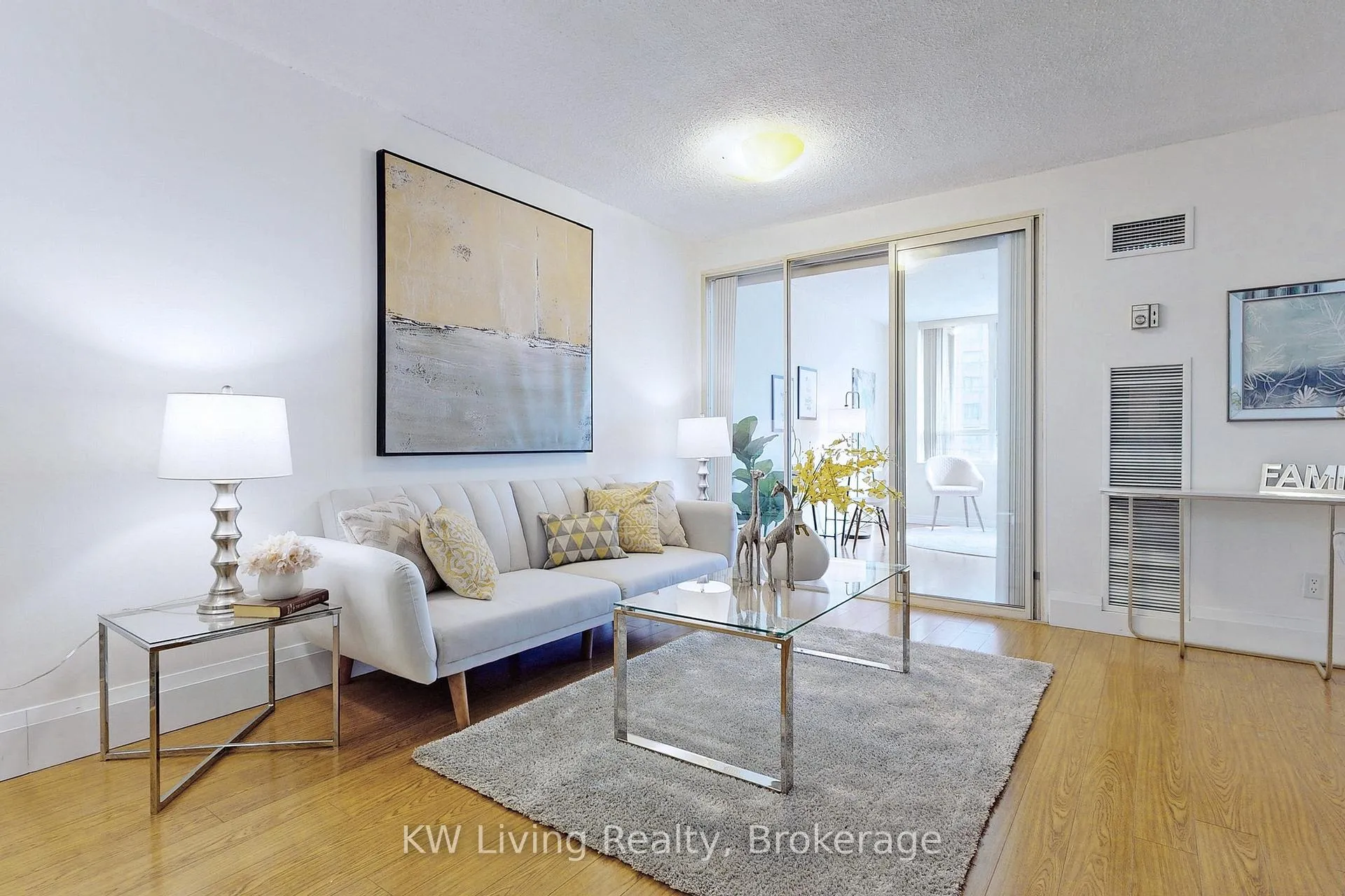 Photo 8 of Unit 814, 633 Bay Street, Toronto, Bay Street Corridor — HOMEH