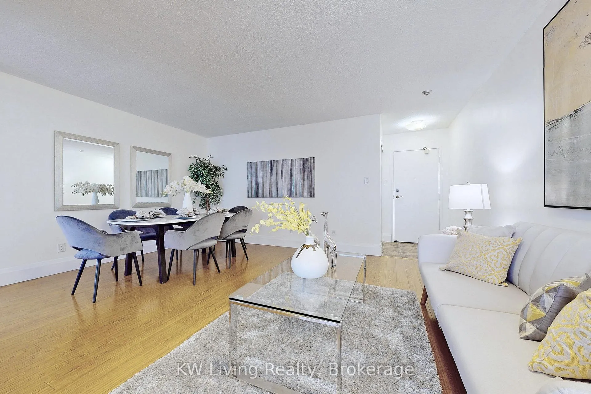 Photo 10 of Unit 814, 633 Bay Street, Toronto, Bay Street Corridor — HOMEH
