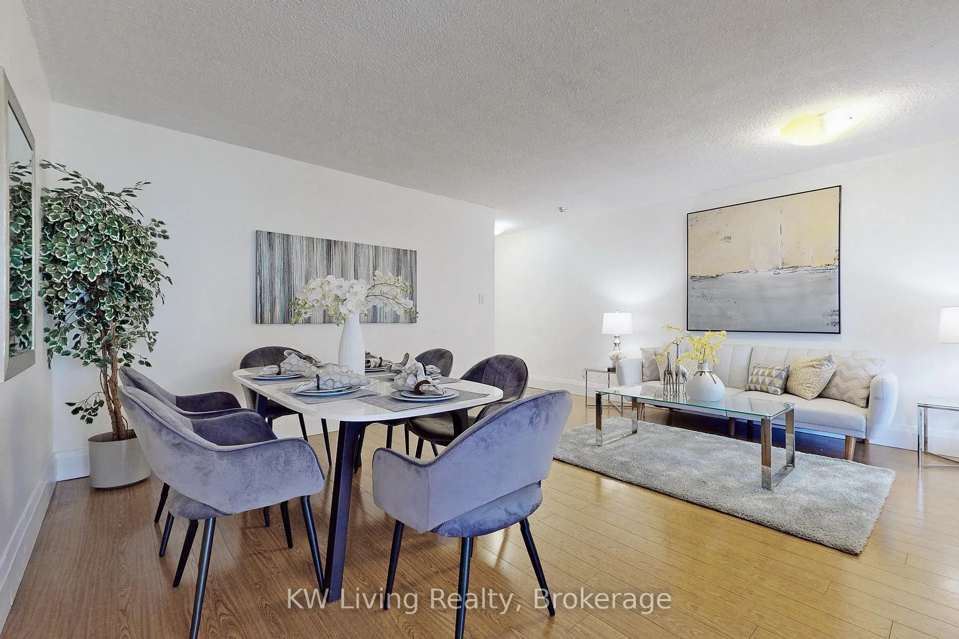 Photo 14 of Unit 814, 633 Bay Street, Toronto, Bay Street Corridor — HOMEH