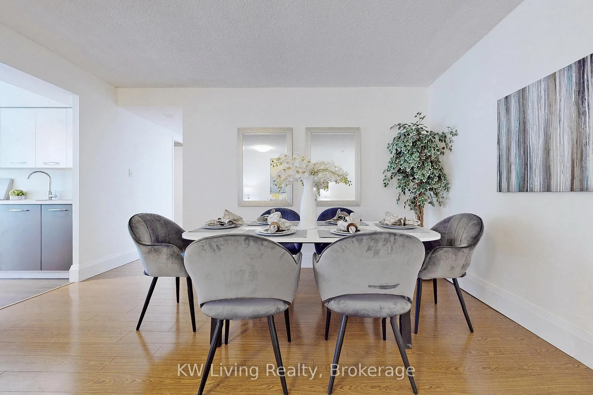 Photo 15 of Unit 814, 633 Bay Street, Toronto, Bay Street Corridor — HOMEH
