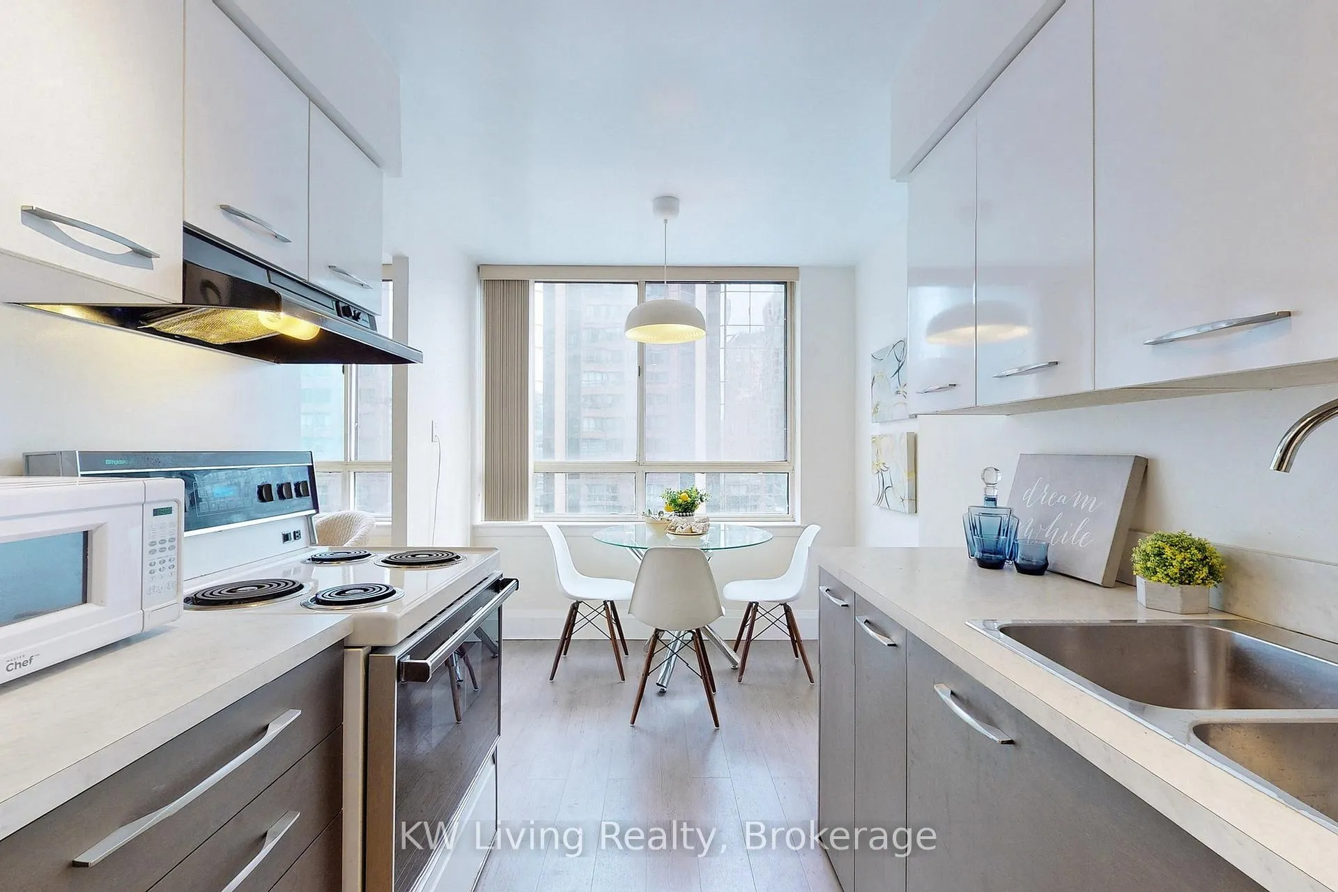 Photo 20 of Unit 814, 633 Bay Street, Toronto, Bay Street Corridor — HOMEH