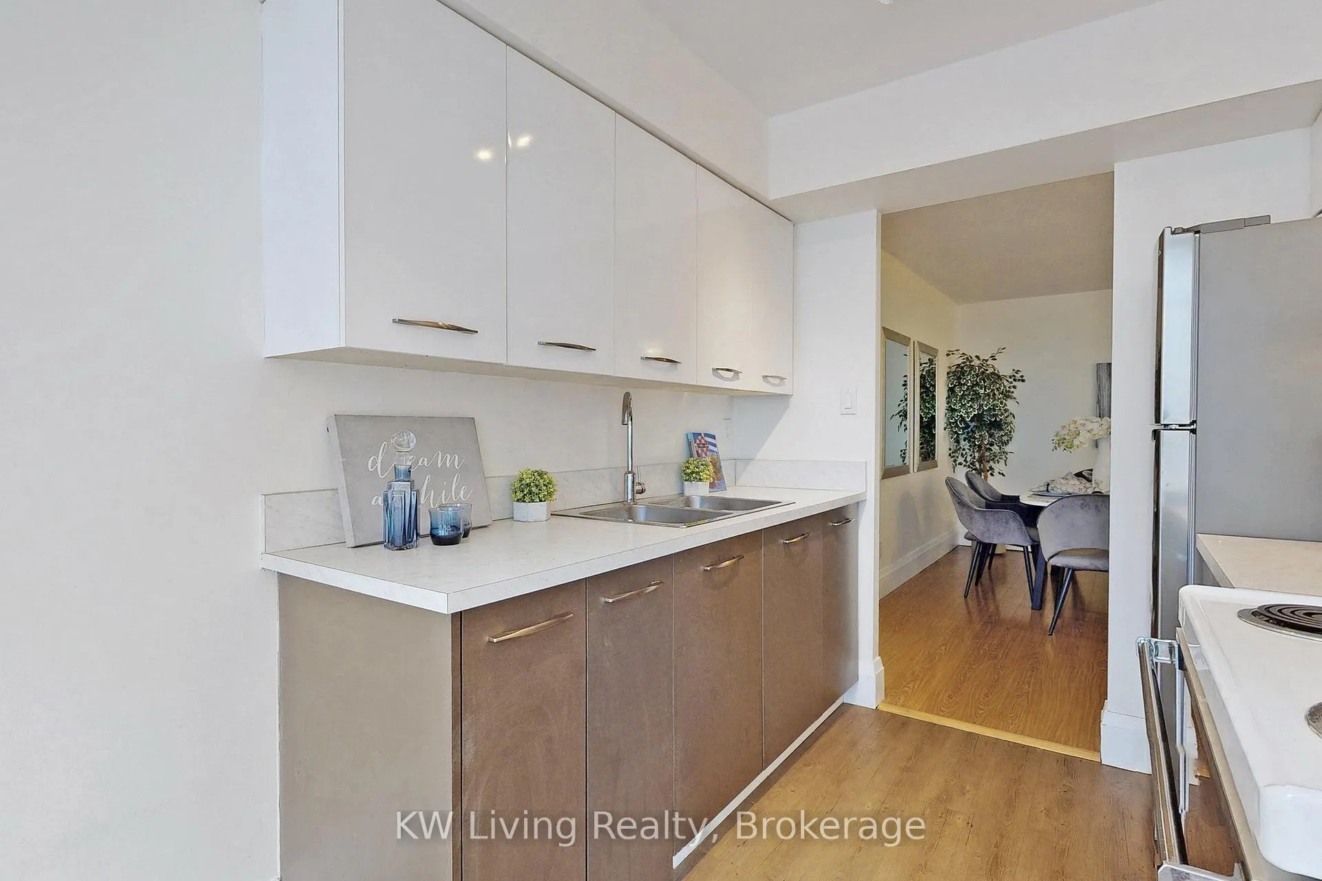 Photo 23 of Unit 814, 633 Bay Street, Toronto, Bay Street Corridor — HOMEH