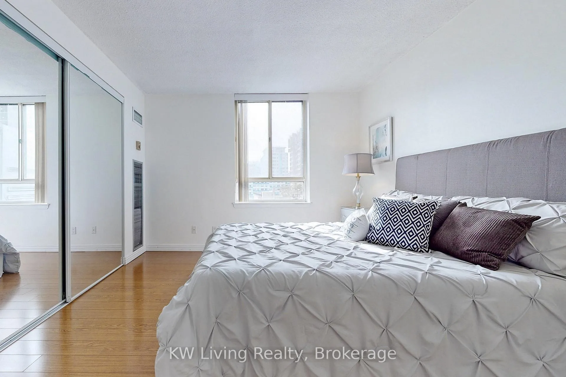 Photo 30 of Unit 814, 633 Bay Street, Toronto, Bay Street Corridor — HOMEH