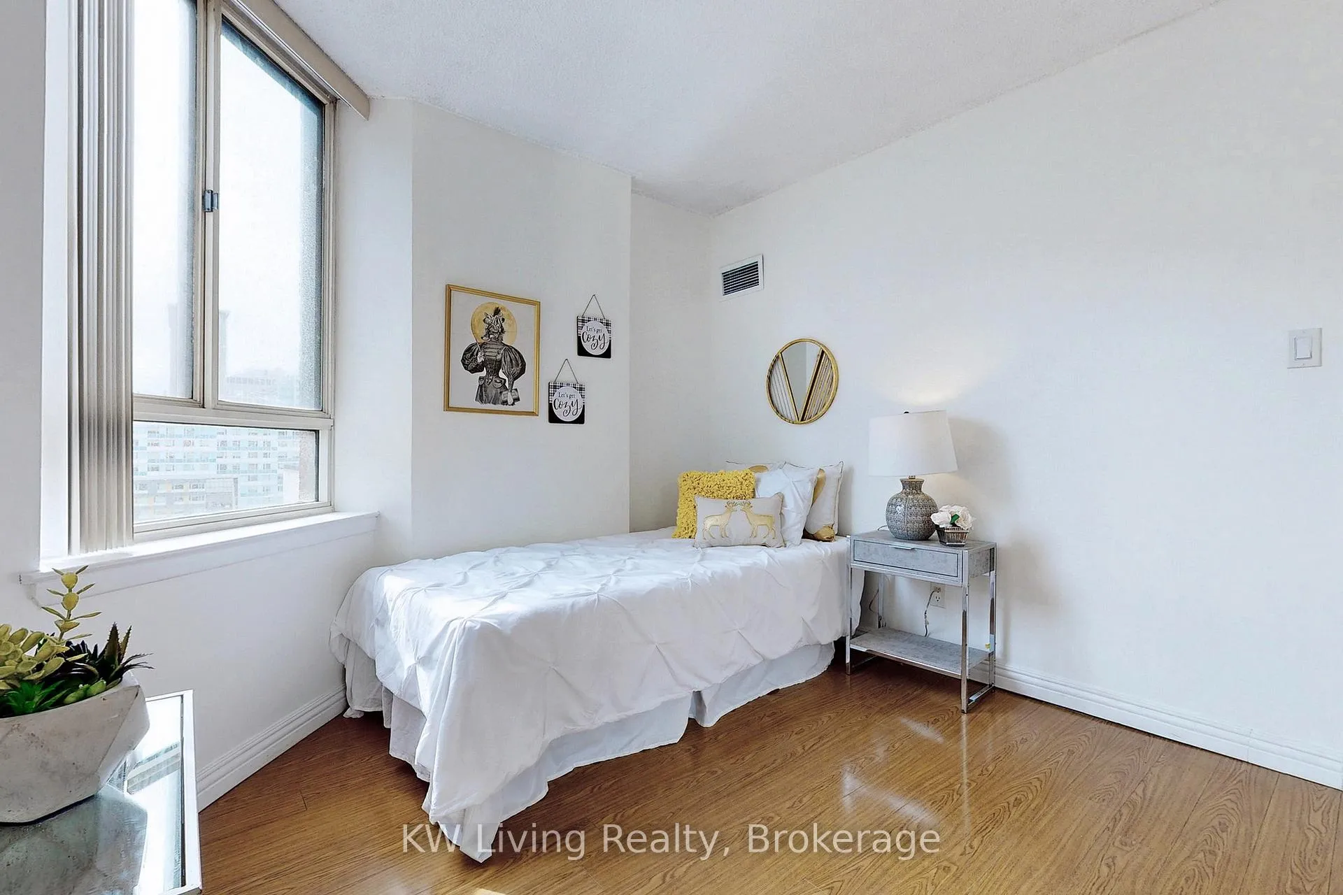 Photo 33 of Unit 814, 633 Bay Street, Toronto, Bay Street Corridor — HOMEH