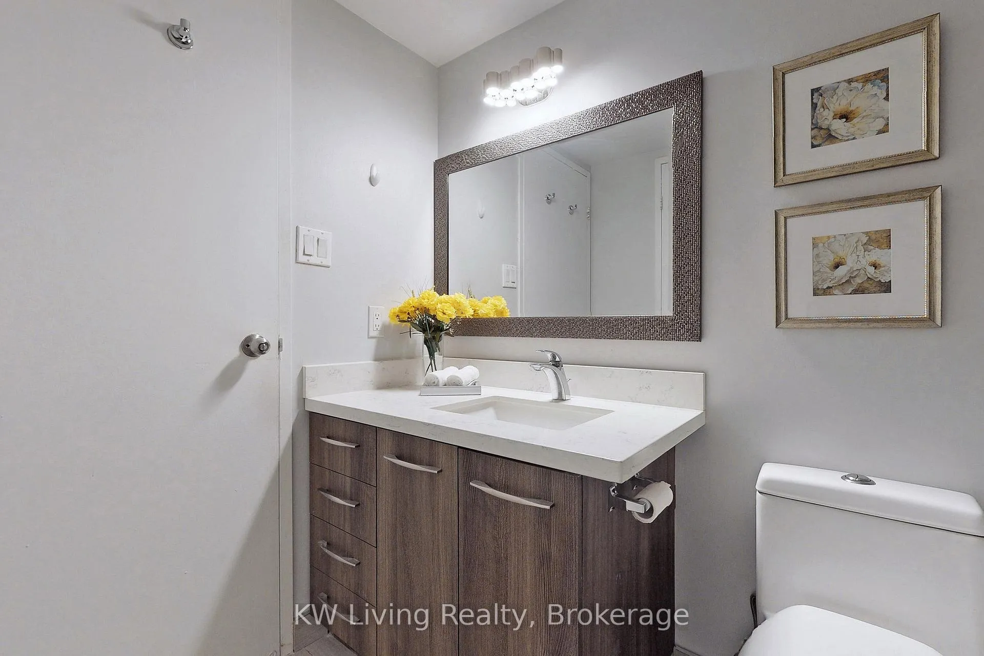Photo 35 of Unit 814, 633 Bay Street, Toronto, Bay Street Corridor — HOMEH