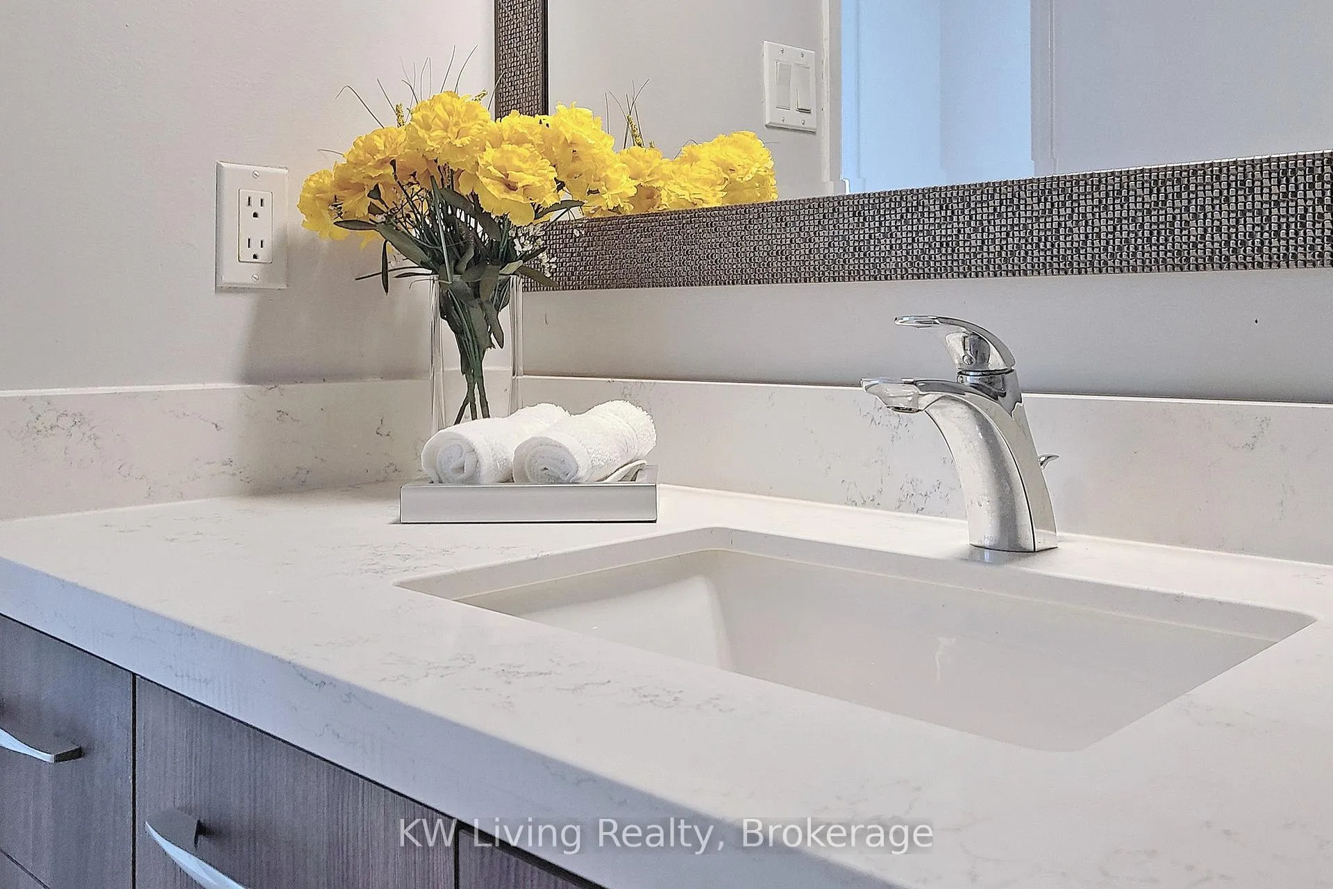 Photo 36 of Unit 814, 633 Bay Street, Toronto, Bay Street Corridor — HOMEH
