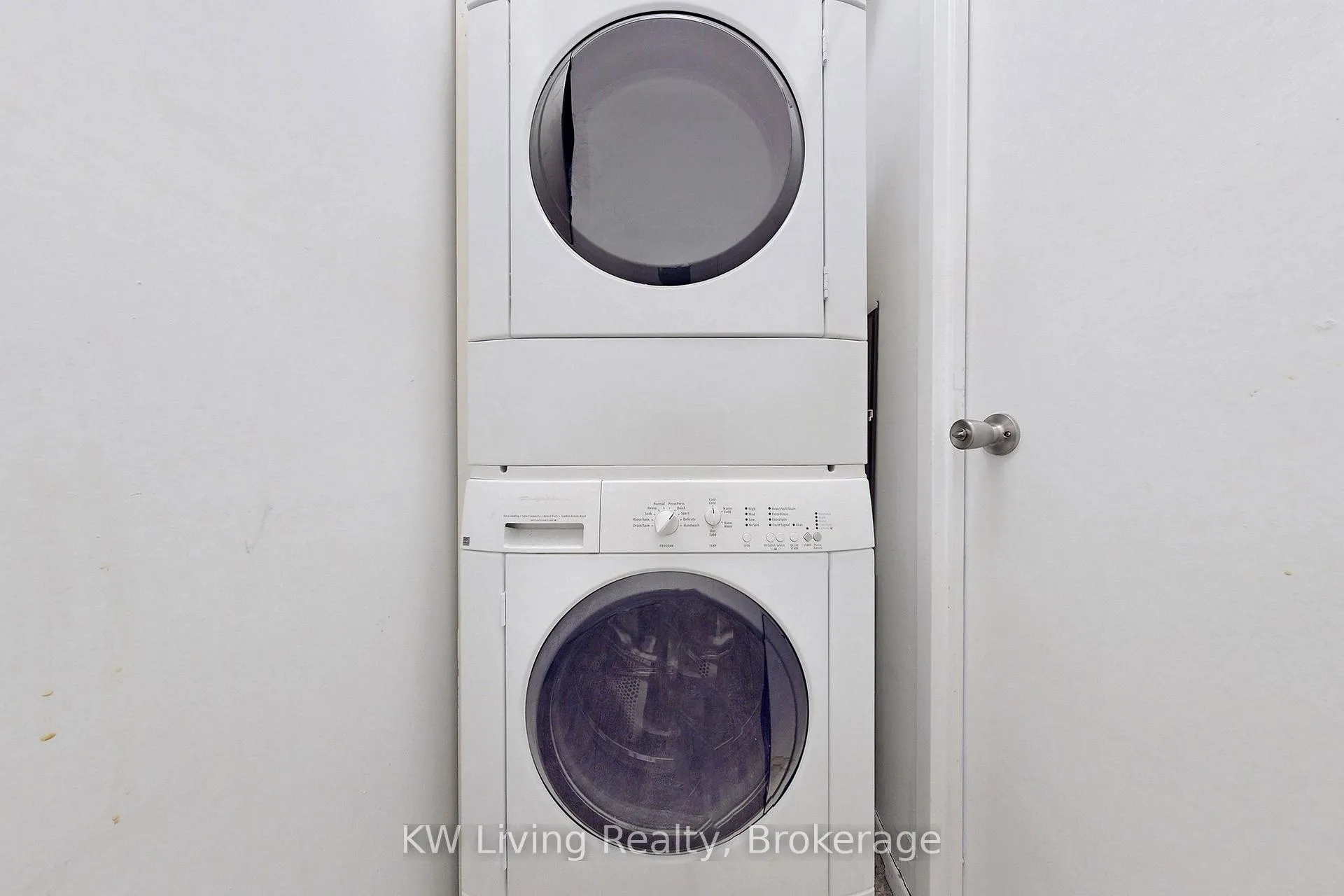 Photo 38 of Unit 814, 633 Bay Street, Toronto, Bay Street Corridor — HOMEH