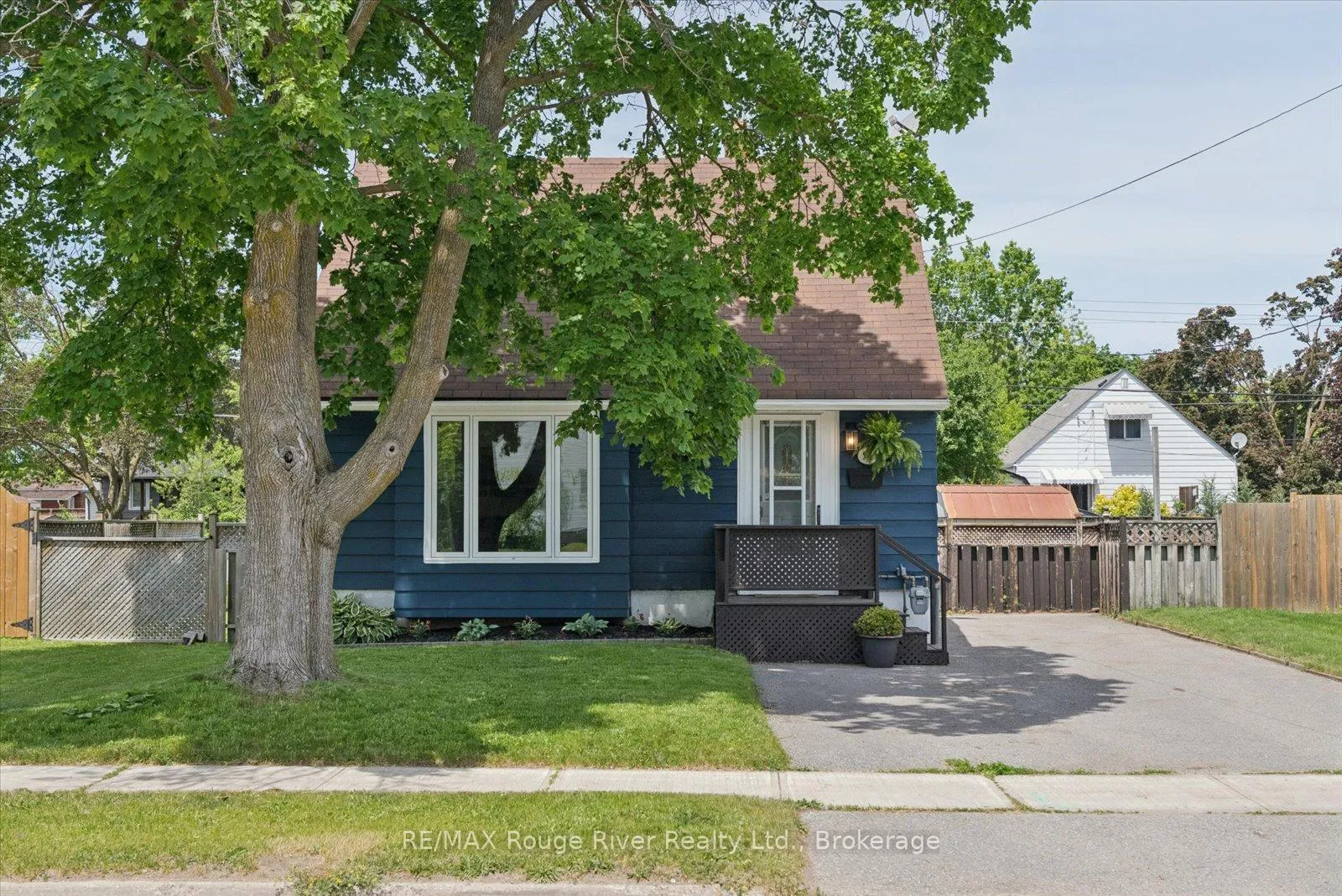 Photo 2 of 542 O'connell Road, Peterborough, Otonabee Ward 1 — HOMEH