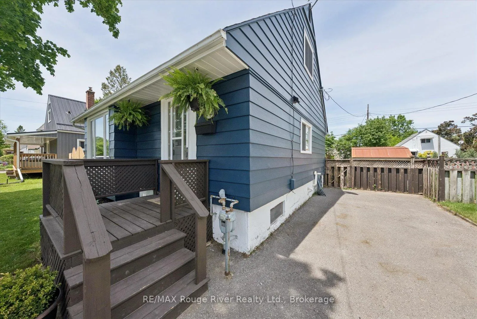 Photo 3 of 542 O'connell Road, Peterborough, Otonabee Ward 1 — HOMEH