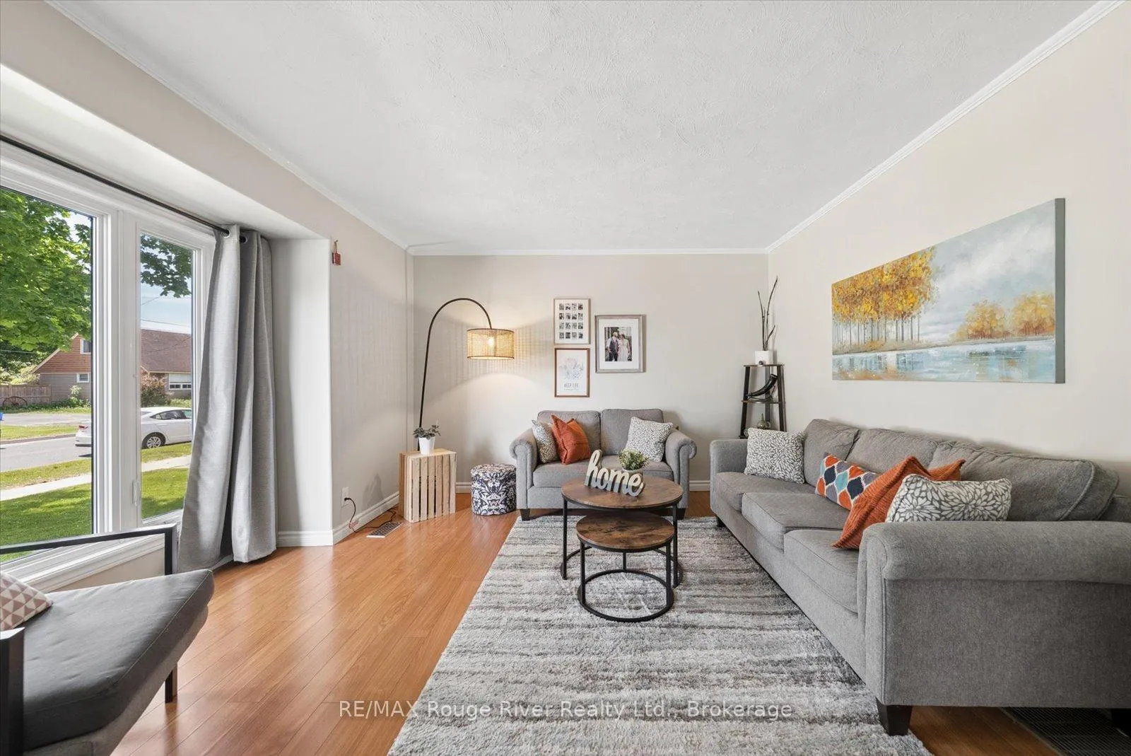 Photo 4 of 542 O'connell Road, Peterborough, Otonabee Ward 1 — HOMEH