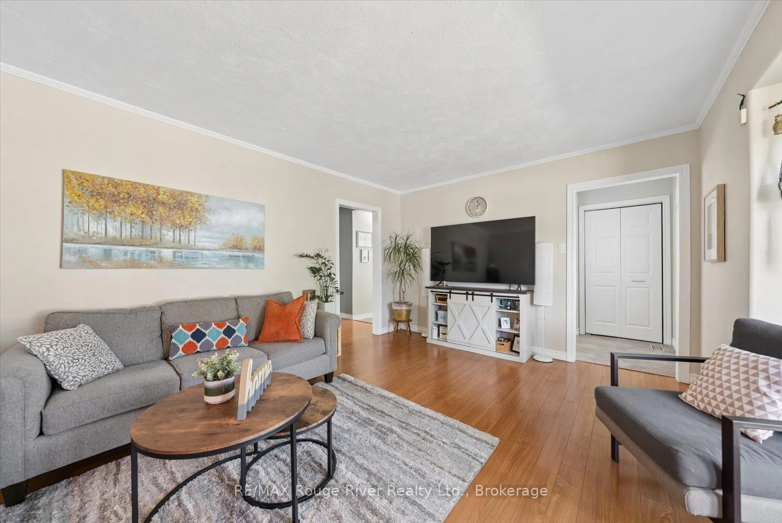 Photo 7 of 542 O'connell Road, Peterborough, Otonabee Ward 1 — HOMEH