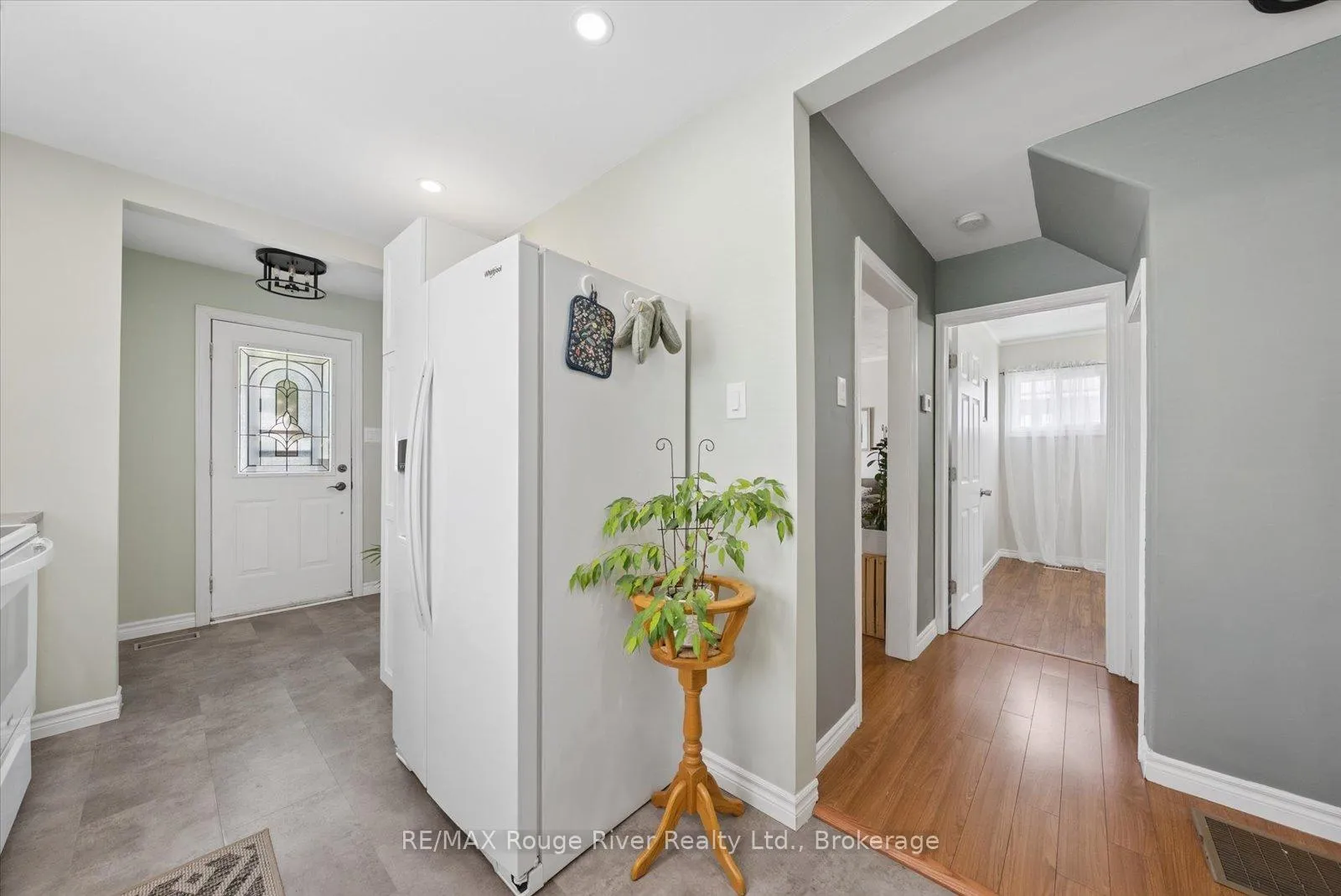 Photo 12 of 542 O'connell Road, Peterborough, Otonabee Ward 1 — HOMEH