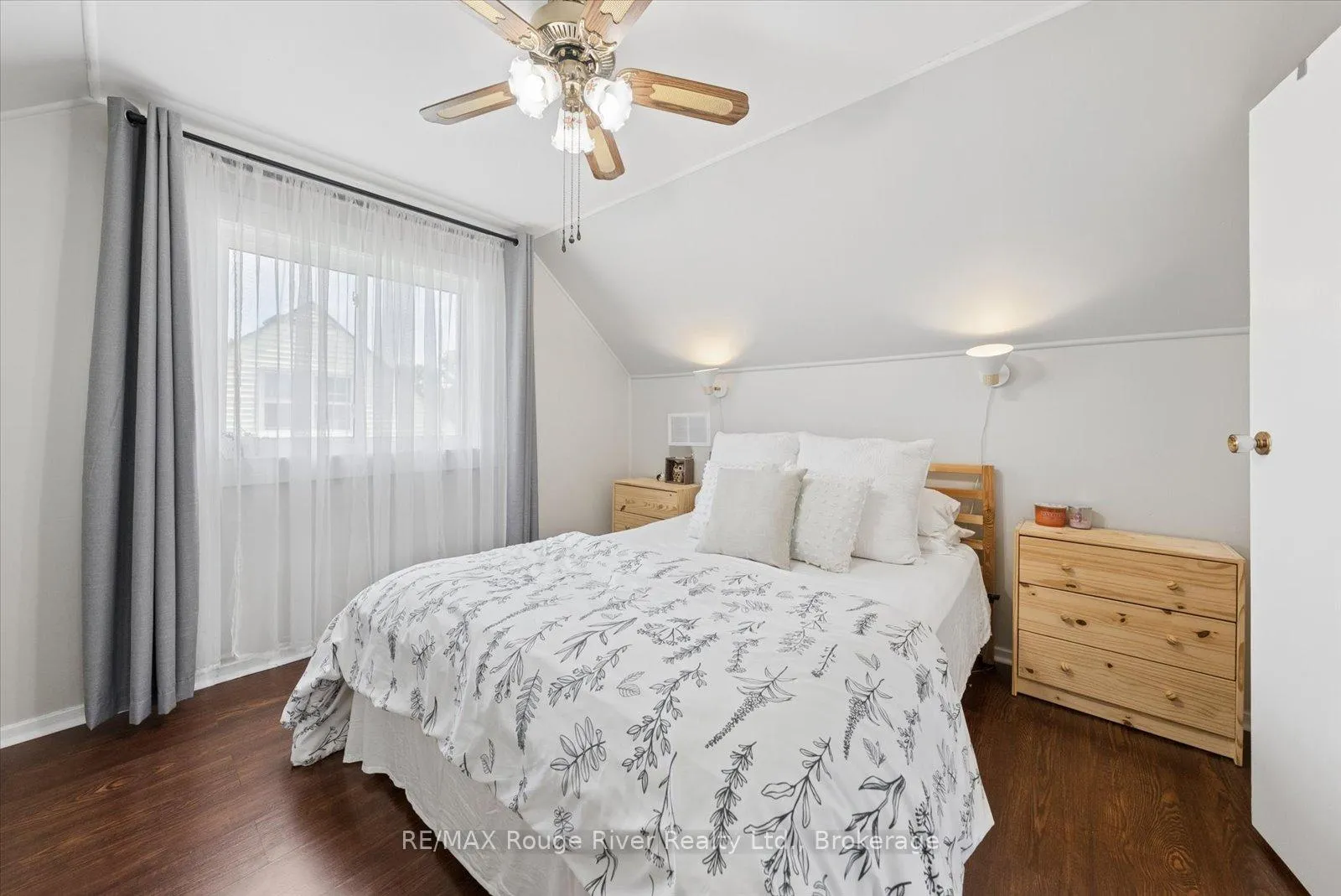 Photo 16 of 542 O'connell Road, Peterborough, Otonabee Ward 1 — HOMEH
