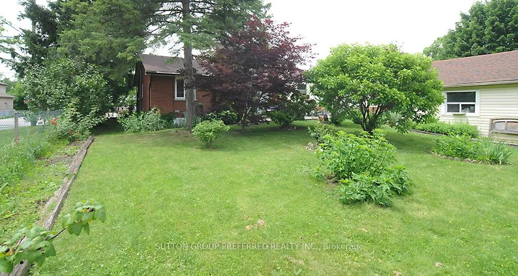 Photo 21 of 802 Phyllis Street, London, South E — HOMEH