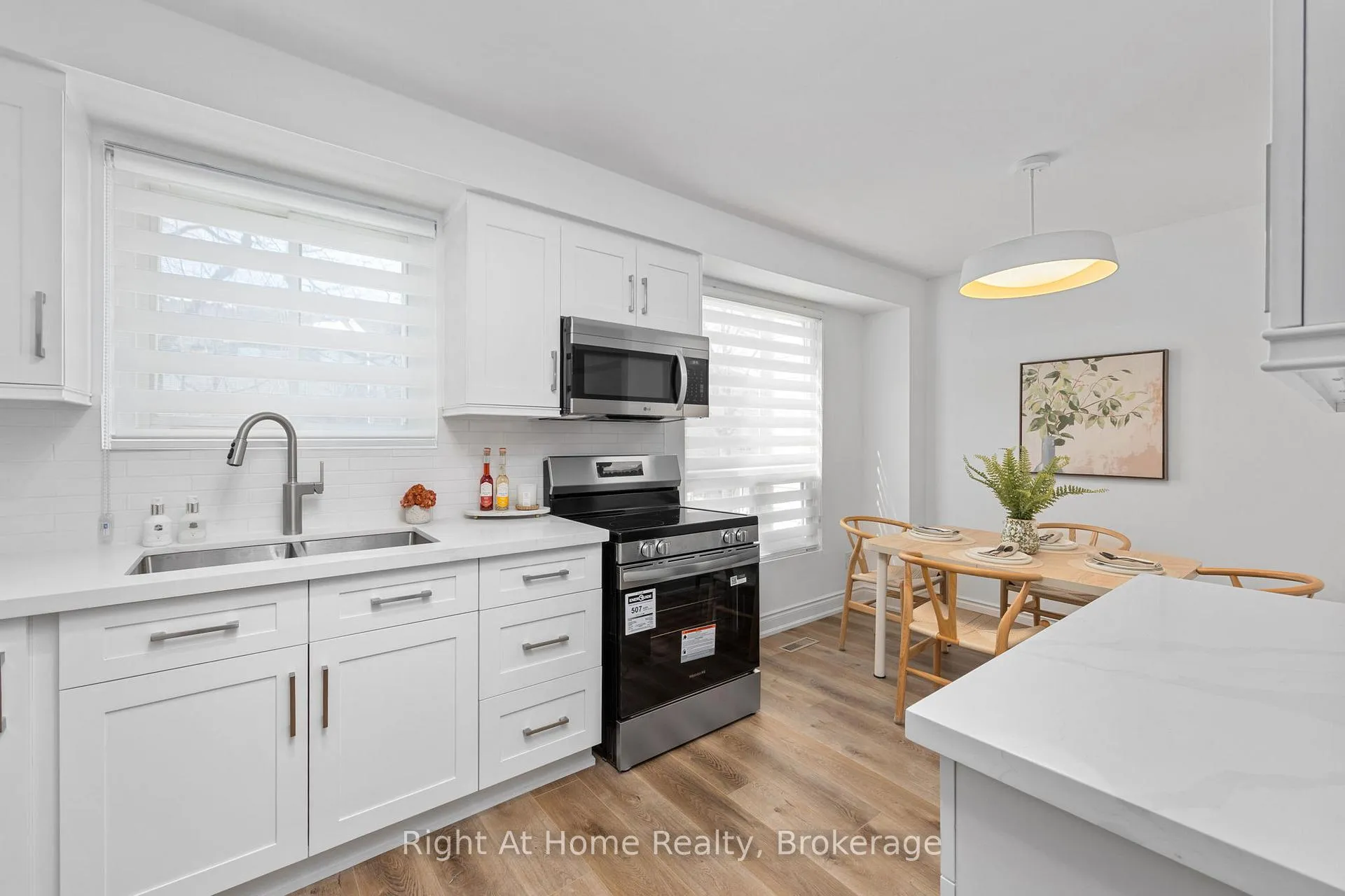 Photo 6 of Unit 3, 1400 Mary Street N, Oshawa, Samac — HOMEH
