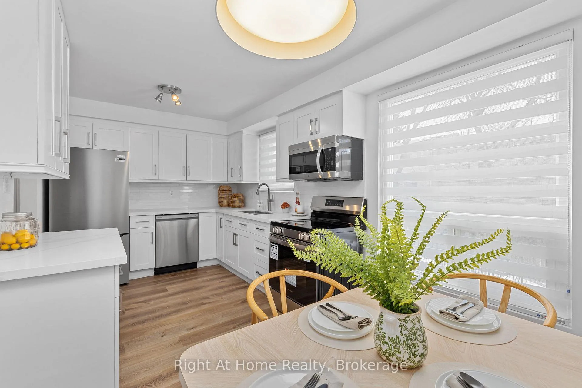 Photo 8 of Unit 3, 1400 Mary Street N, Oshawa, Samac — HOMEH