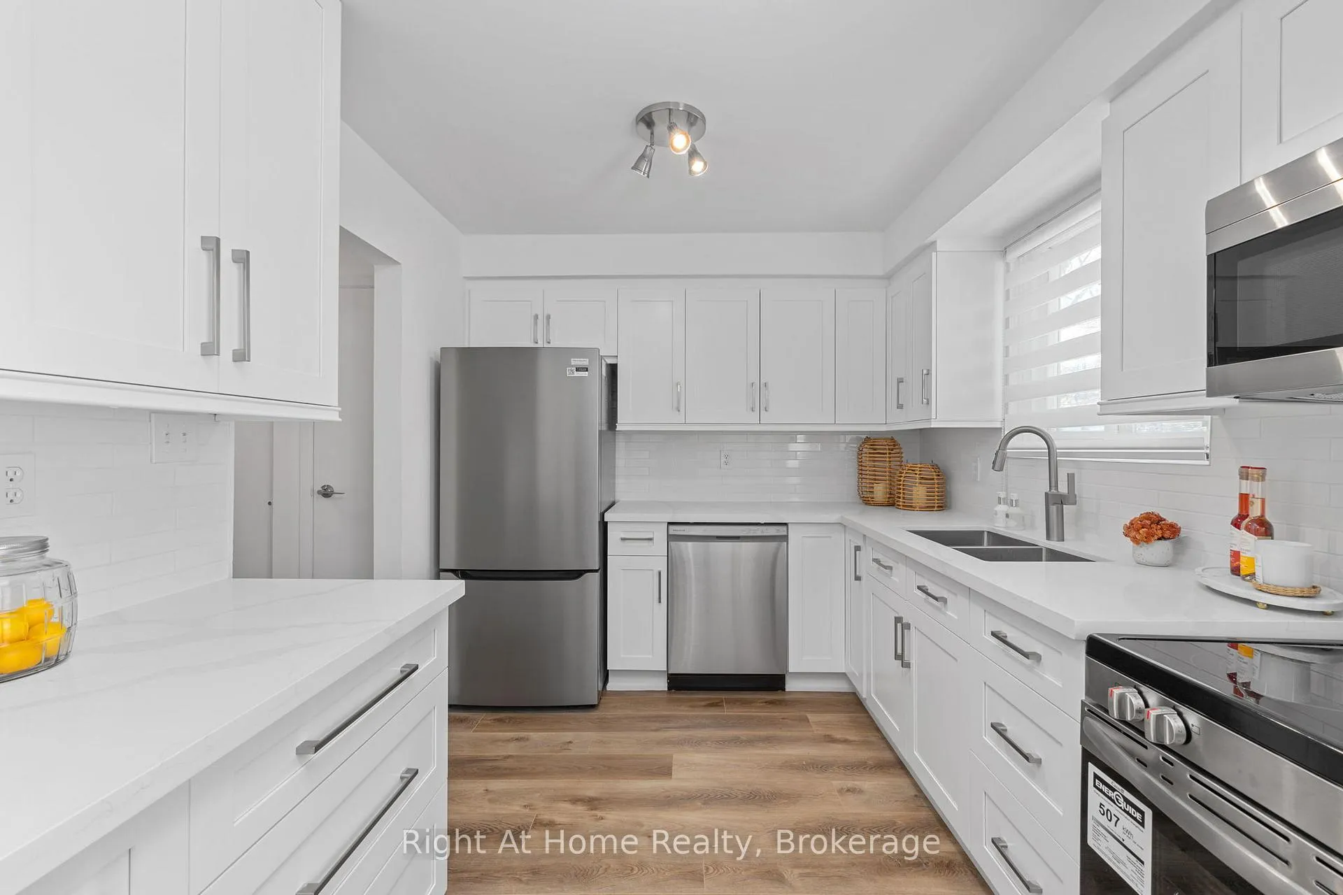 Photo 10 of Unit 3, 1400 Mary Street N, Oshawa, Samac — HOMEH