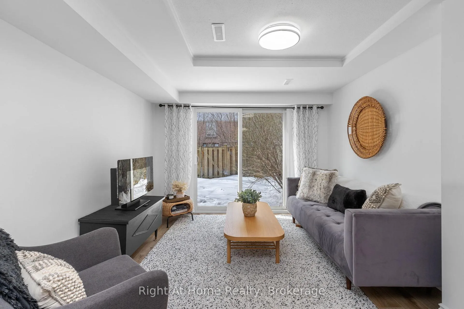 Photo 21 of Unit 3, 1400 Mary Street N, Oshawa, Samac — HOMEH
