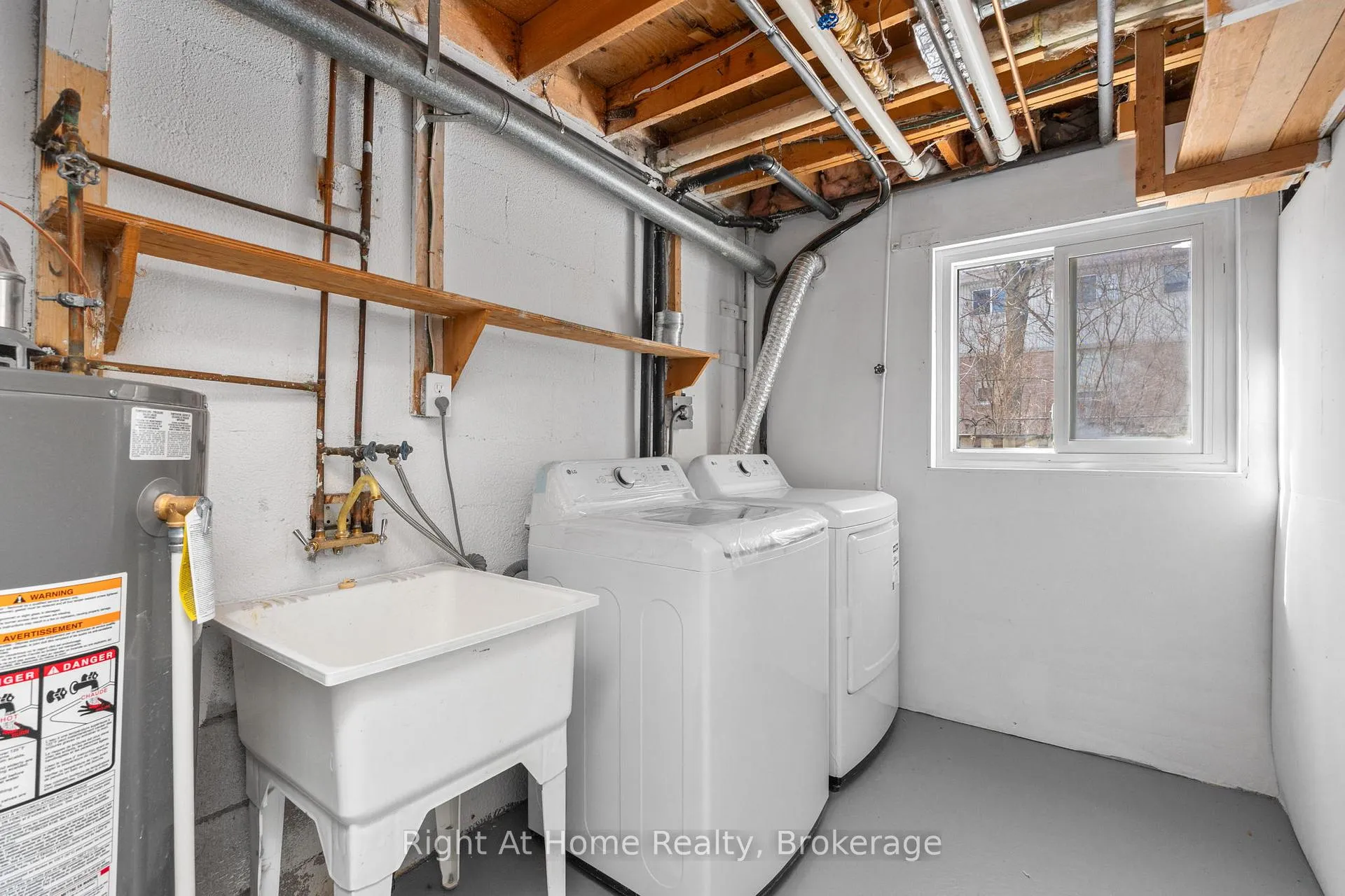 Photo 26 of Unit 3, 1400 Mary Street N, Oshawa, Samac — HOMEH
