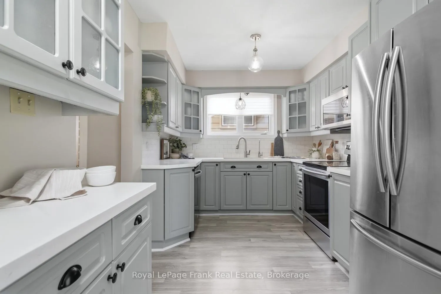 Photo 7 of 449 Lanark Drive, Oshawa, McLaughlin — HOMEH