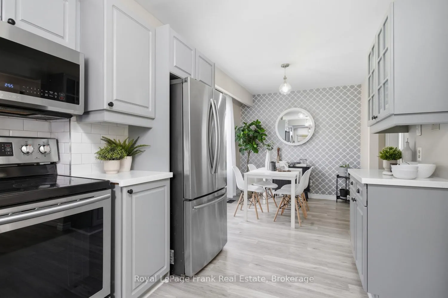 Photo 10 of 449 Lanark Drive, Oshawa, McLaughlin — HOMEH