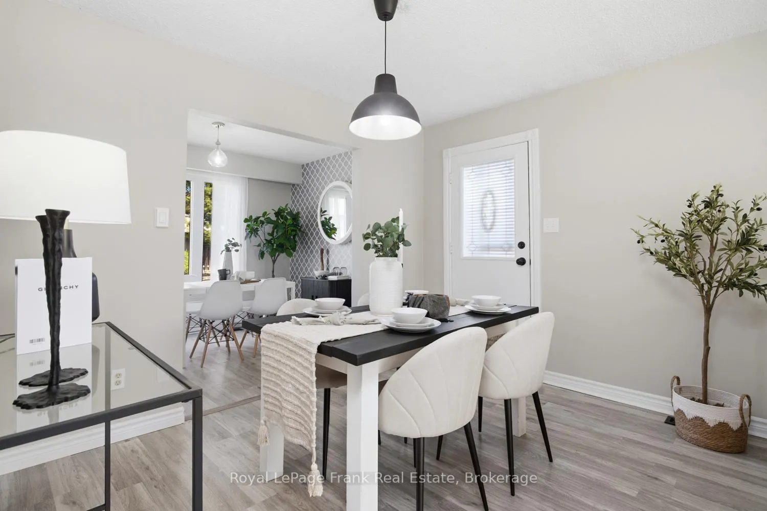 Photo 14 of 449 Lanark Drive, Oshawa, McLaughlin — HOMEH