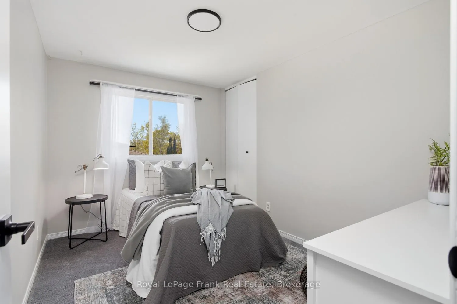 Photo 21 of 449 Lanark Drive, Oshawa, McLaughlin — HOMEH