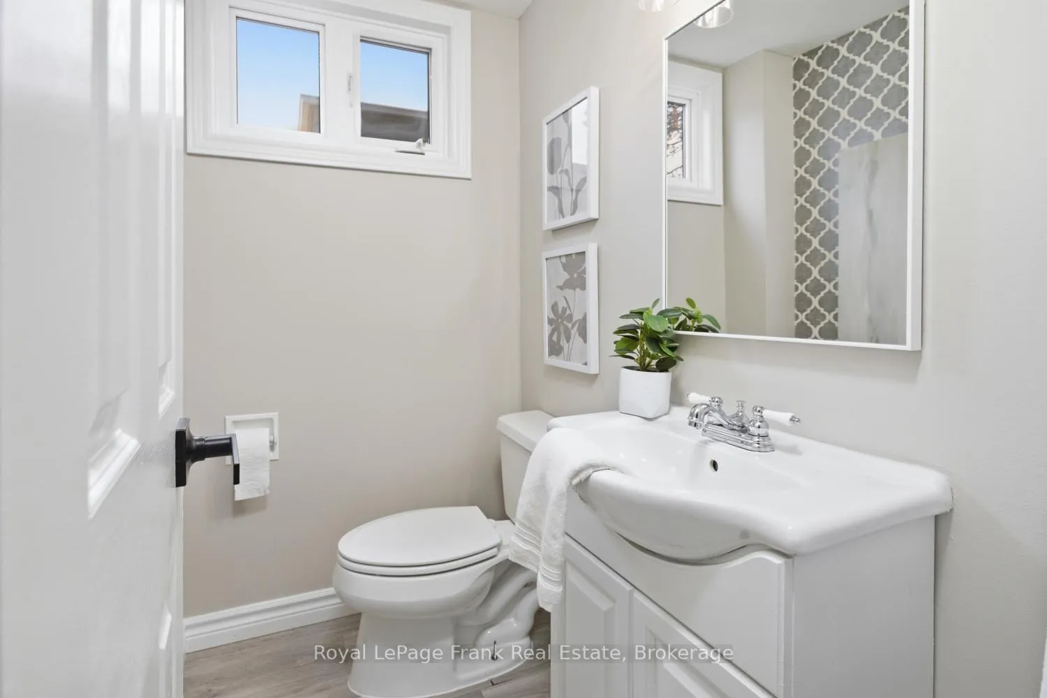Photo 29 of 449 Lanark Drive, Oshawa, McLaughlin — HOMEH