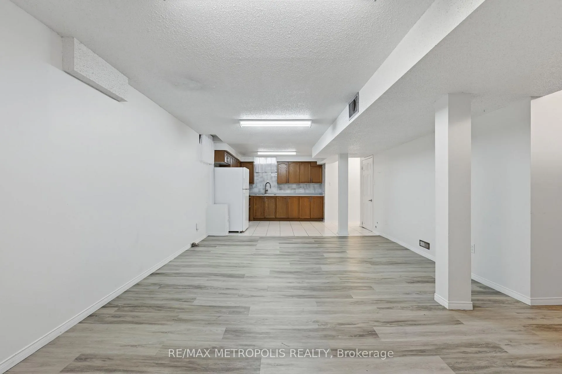 Photo 2 of Unit BSMT, 584 Strouds Lane, Pickering, Amberlea — HOMEH