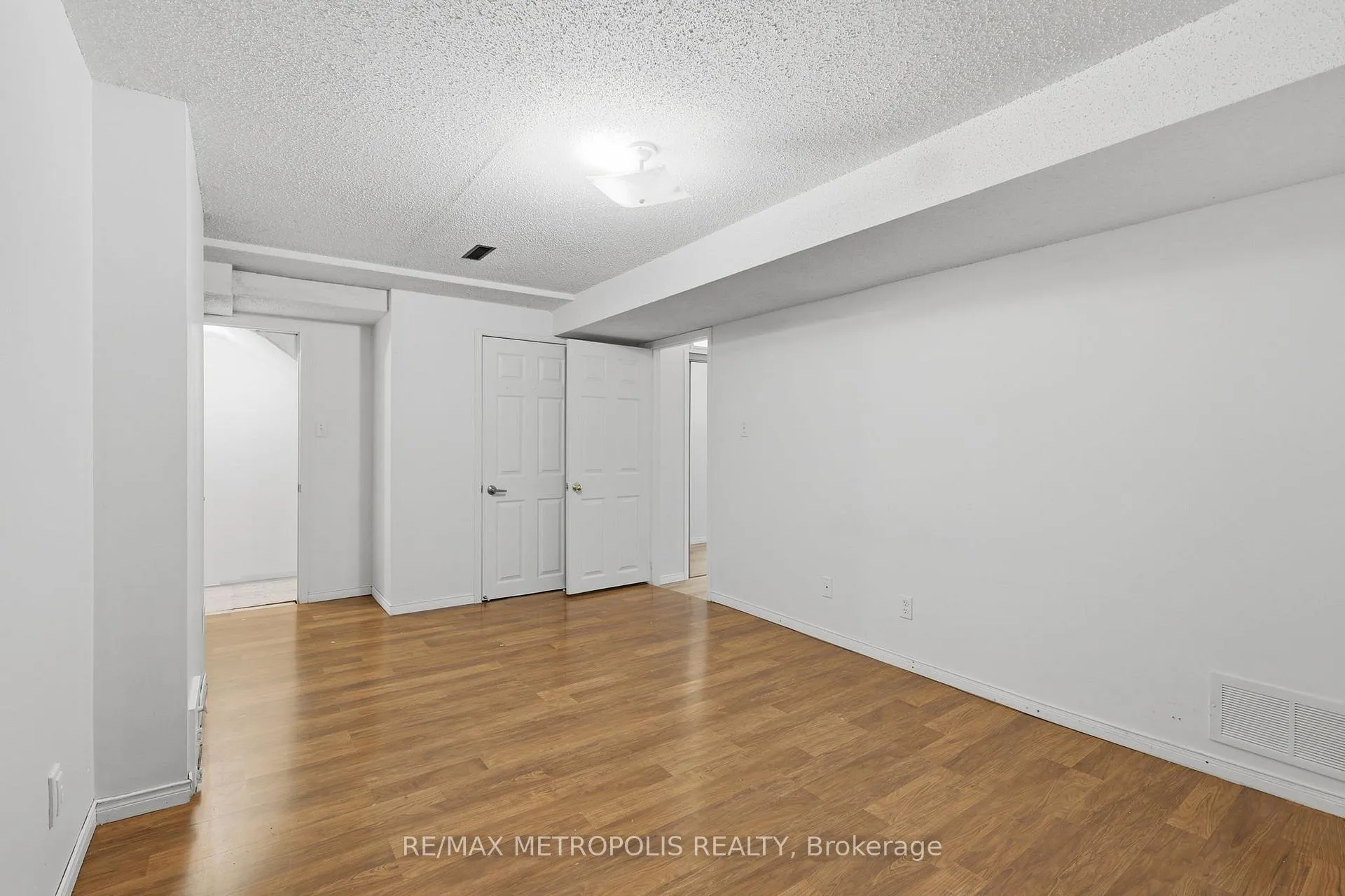 Photo 5 of Unit BSMT, 584 Strouds Lane, Pickering, Amberlea — HOMEH