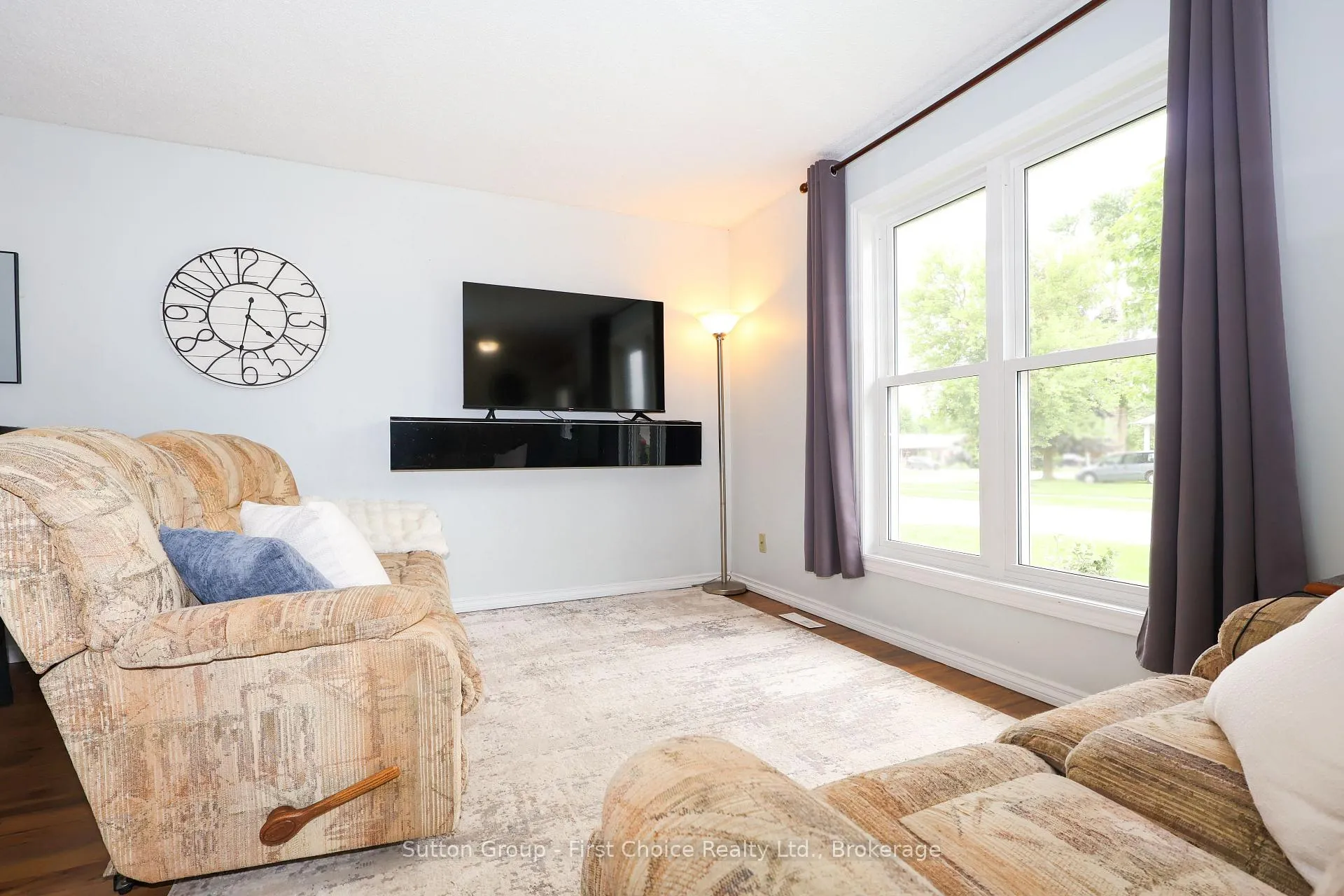 Photo 3 of Unit B, 129 Mitchell Court, West Perth, Mitchell — HOMEH