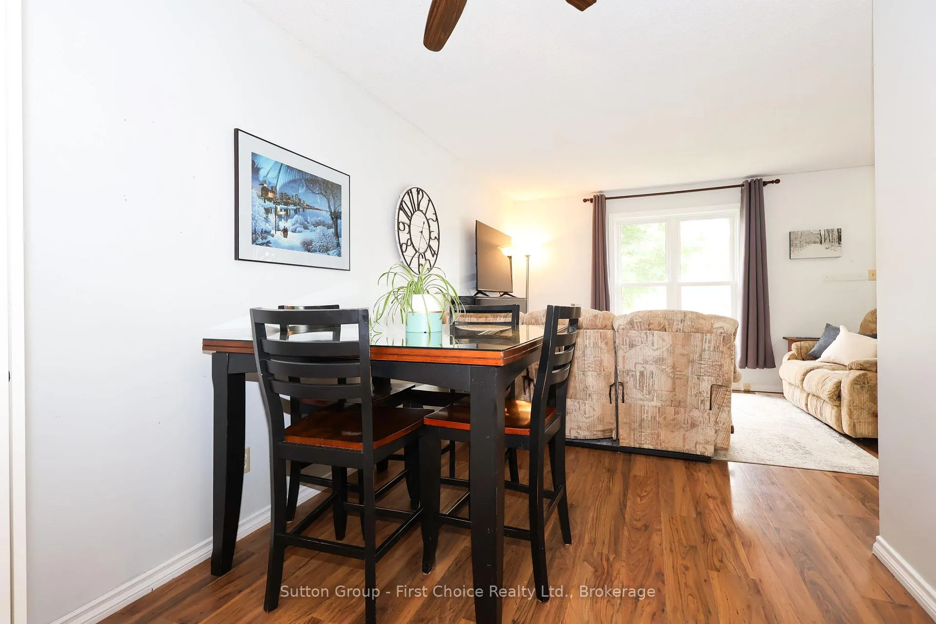 Photo 5 of Unit B, 129 Mitchell Court, West Perth, Mitchell — HOMEH