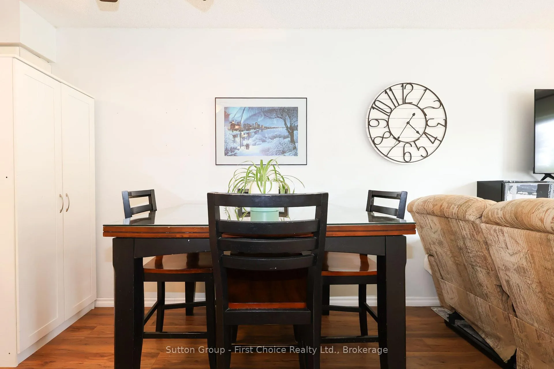 Photo 6 of Unit B, 129 Mitchell Court, West Perth, Mitchell — HOMEH