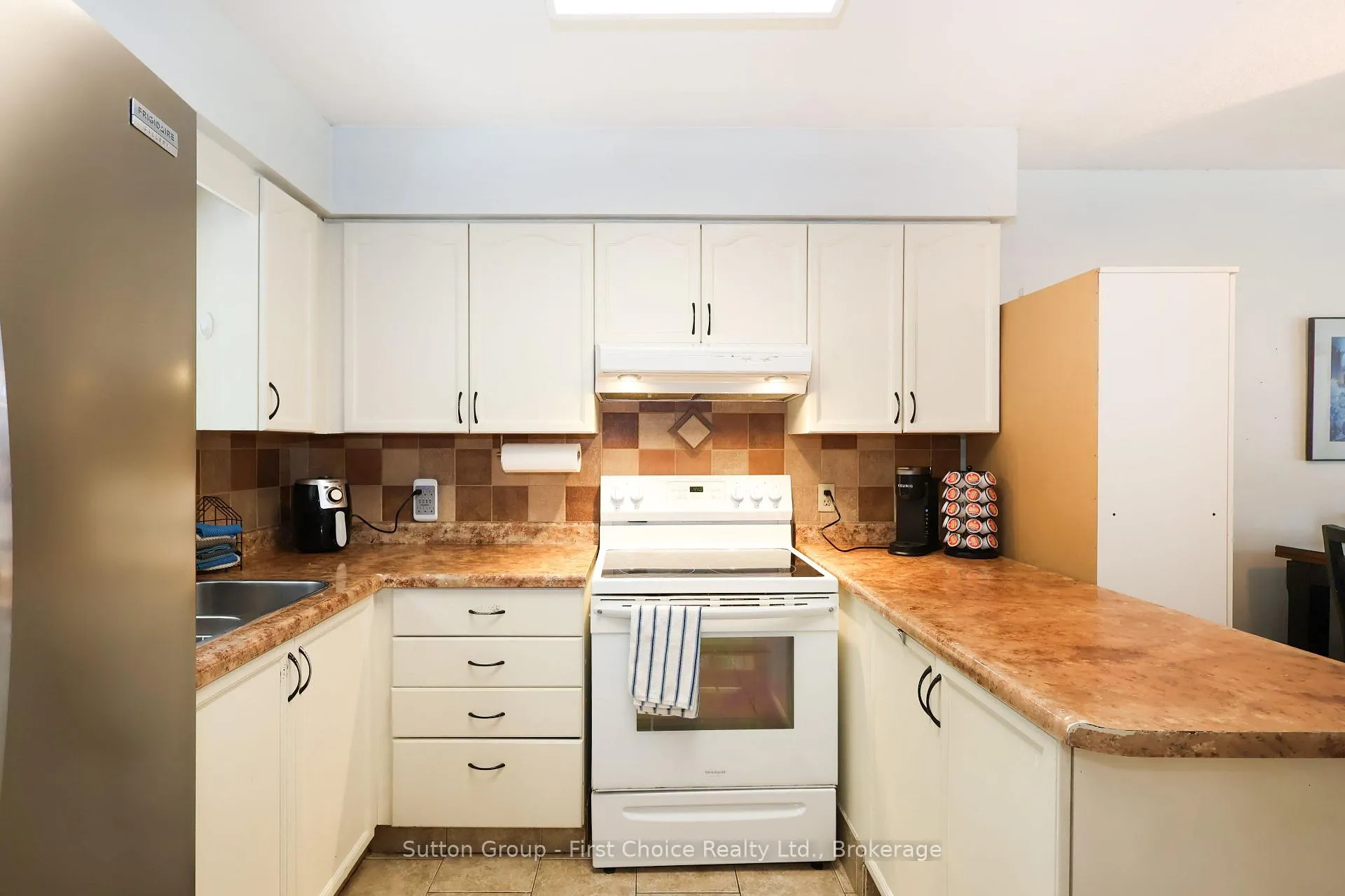 Photo 9 of Unit B, 129 Mitchell Court, West Perth, Mitchell — HOMEH