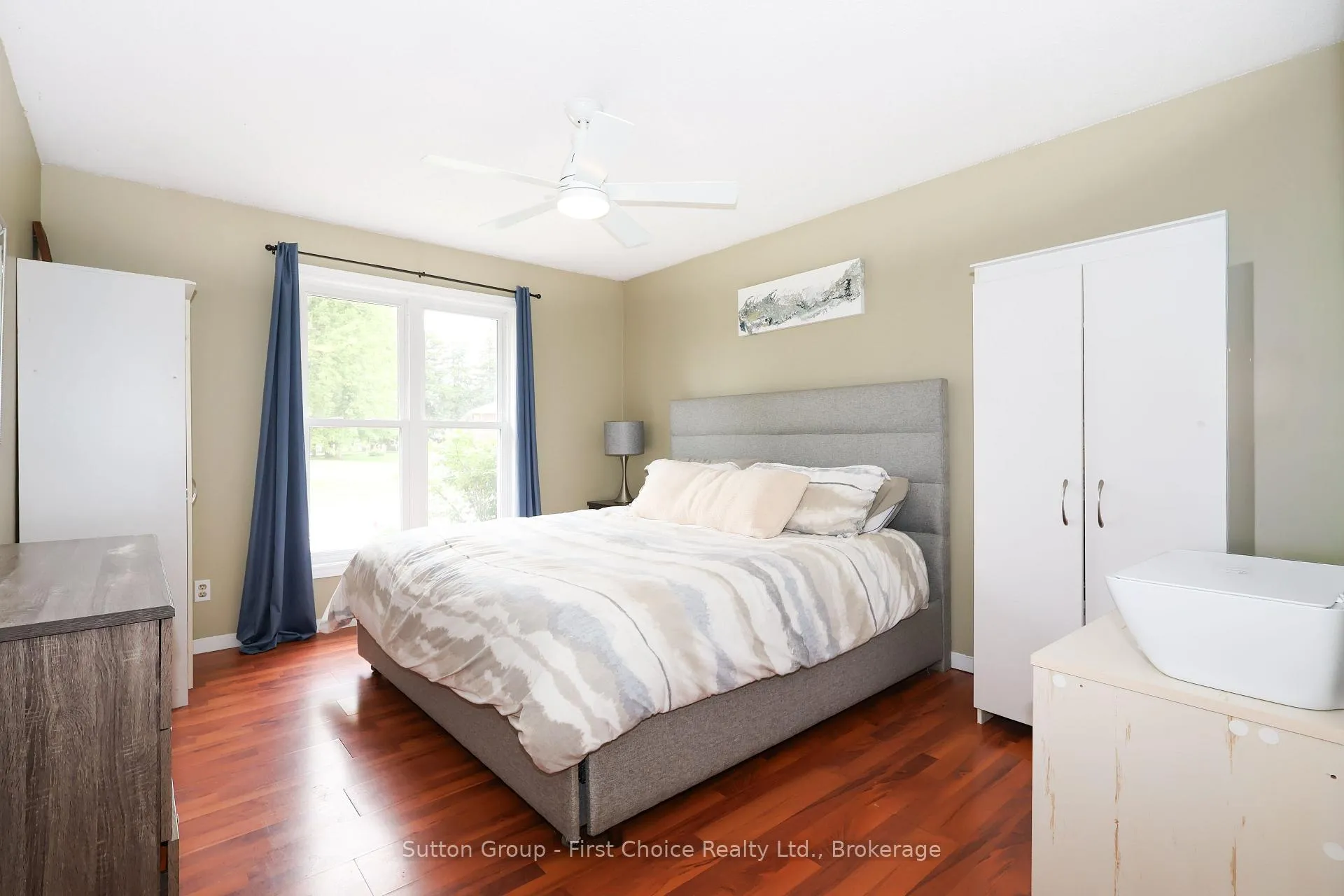 Photo 12 of Unit B, 129 Mitchell Court, West Perth, Mitchell — HOMEH