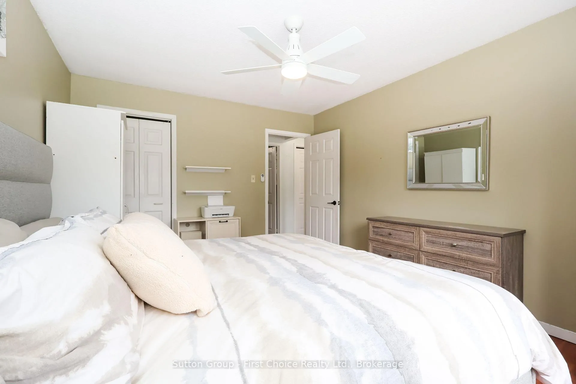 Photo 14 of Unit B, 129 Mitchell Court, West Perth, Mitchell — HOMEH