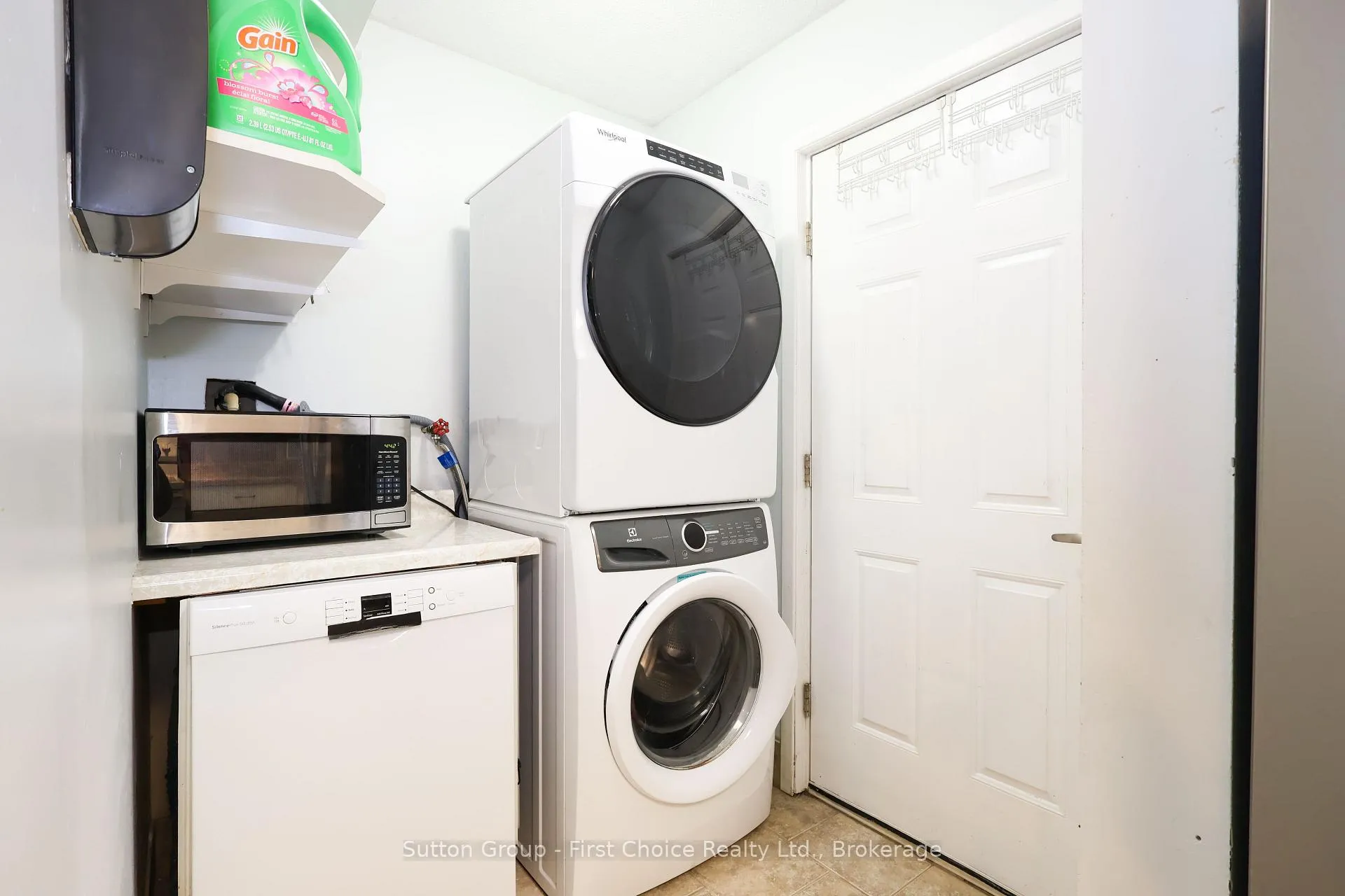 Photo 17 of Unit B, 129 Mitchell Court, West Perth, Mitchell — HOMEH