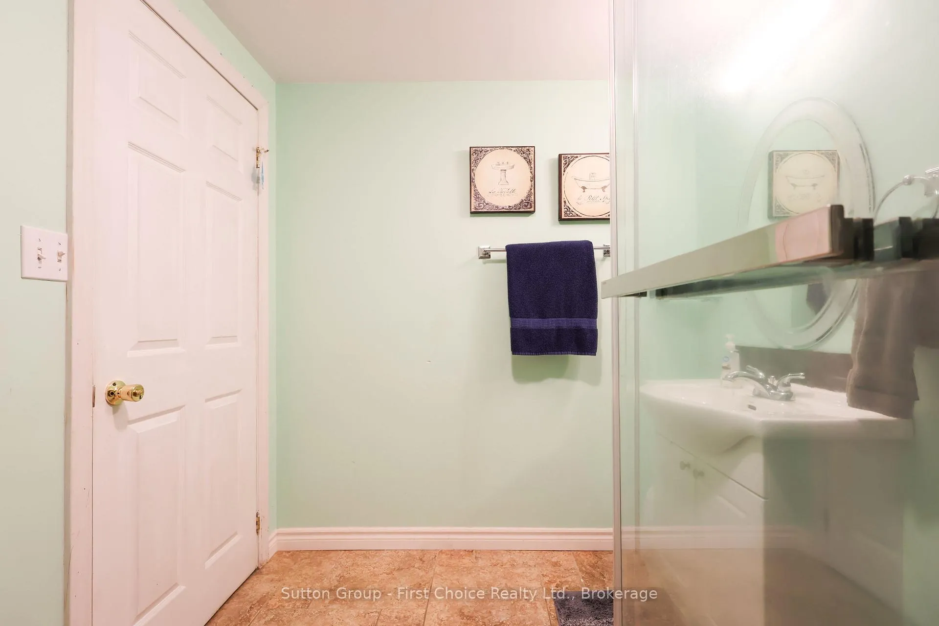 Photo 28 of Unit B, 129 Mitchell Court, West Perth, Mitchell — HOMEH