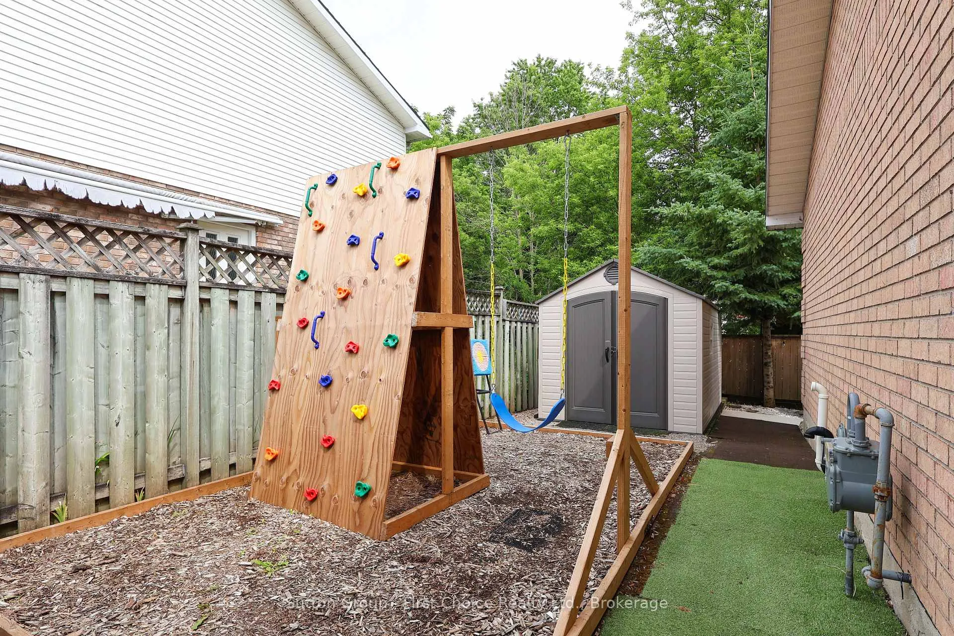 Photo 35 of Unit B, 129 Mitchell Court, West Perth, Mitchell — HOMEH