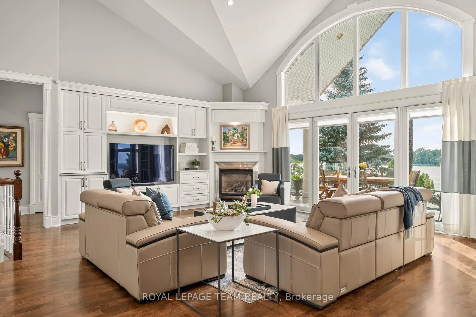 Photo 5 of 6361 Radisson Way, Ottawa, Hiawatha Park/Convent Glen — HOMEH