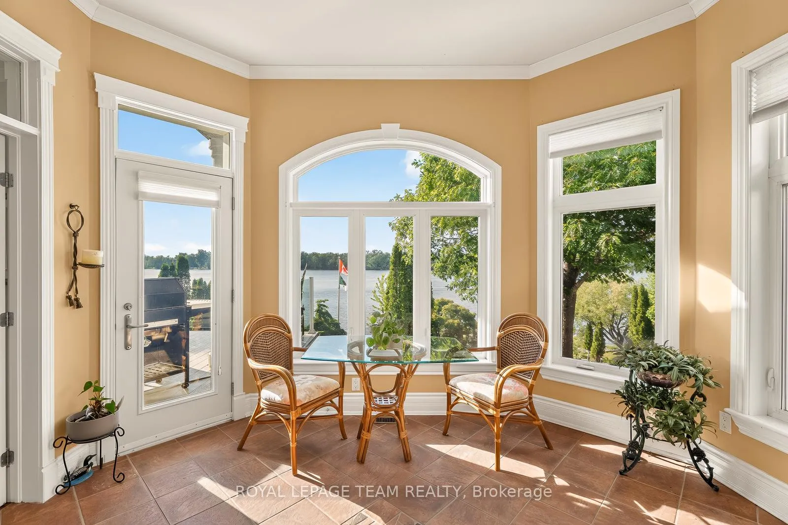 Photo 14 of 6361 Radisson Way, Ottawa, Hiawatha Park/Convent Glen — HOMEH