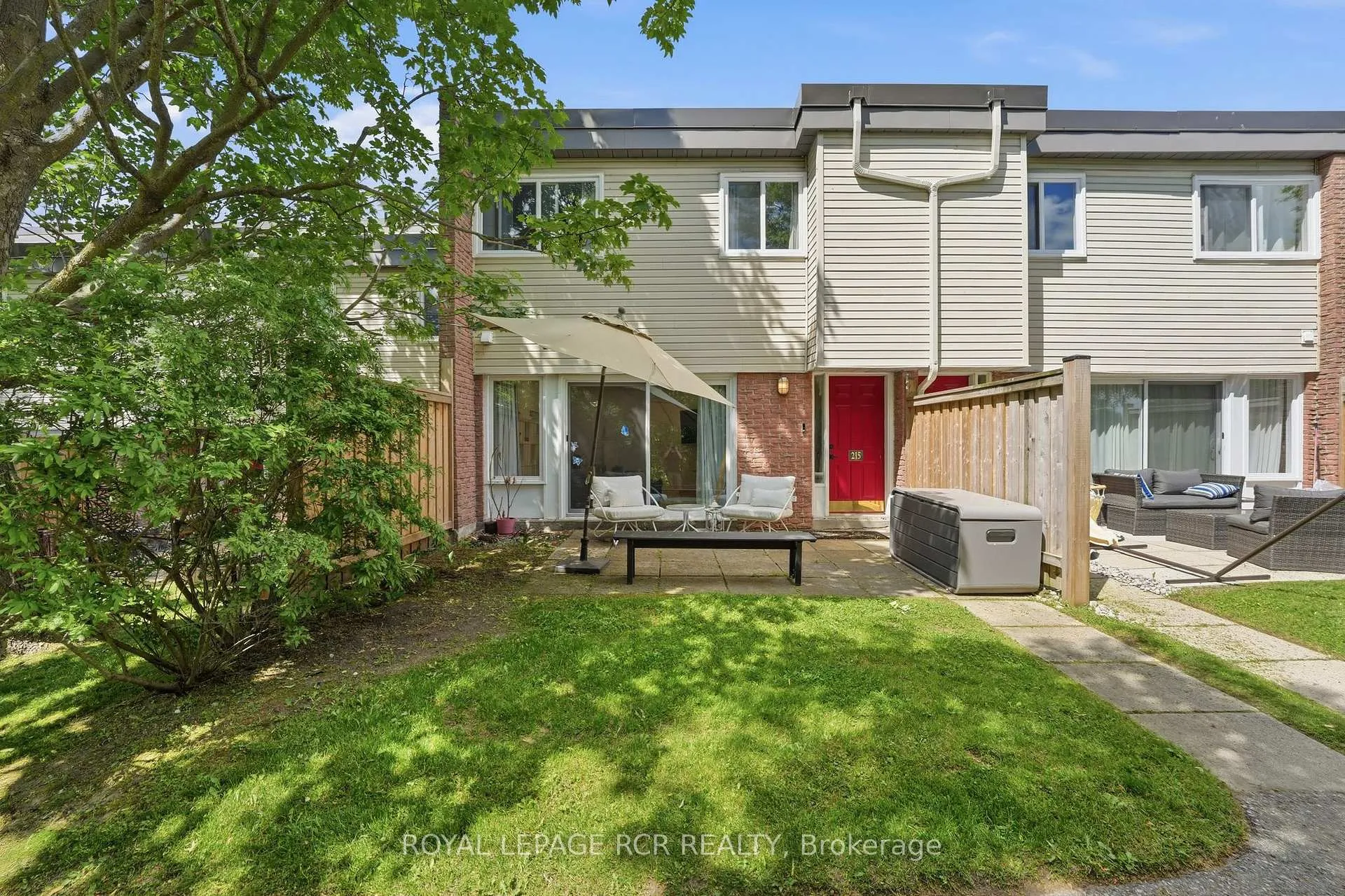 Photo 2 of Unit 75, 215 Milestone Crescent, Aurora, Aurora Village — HOMEH