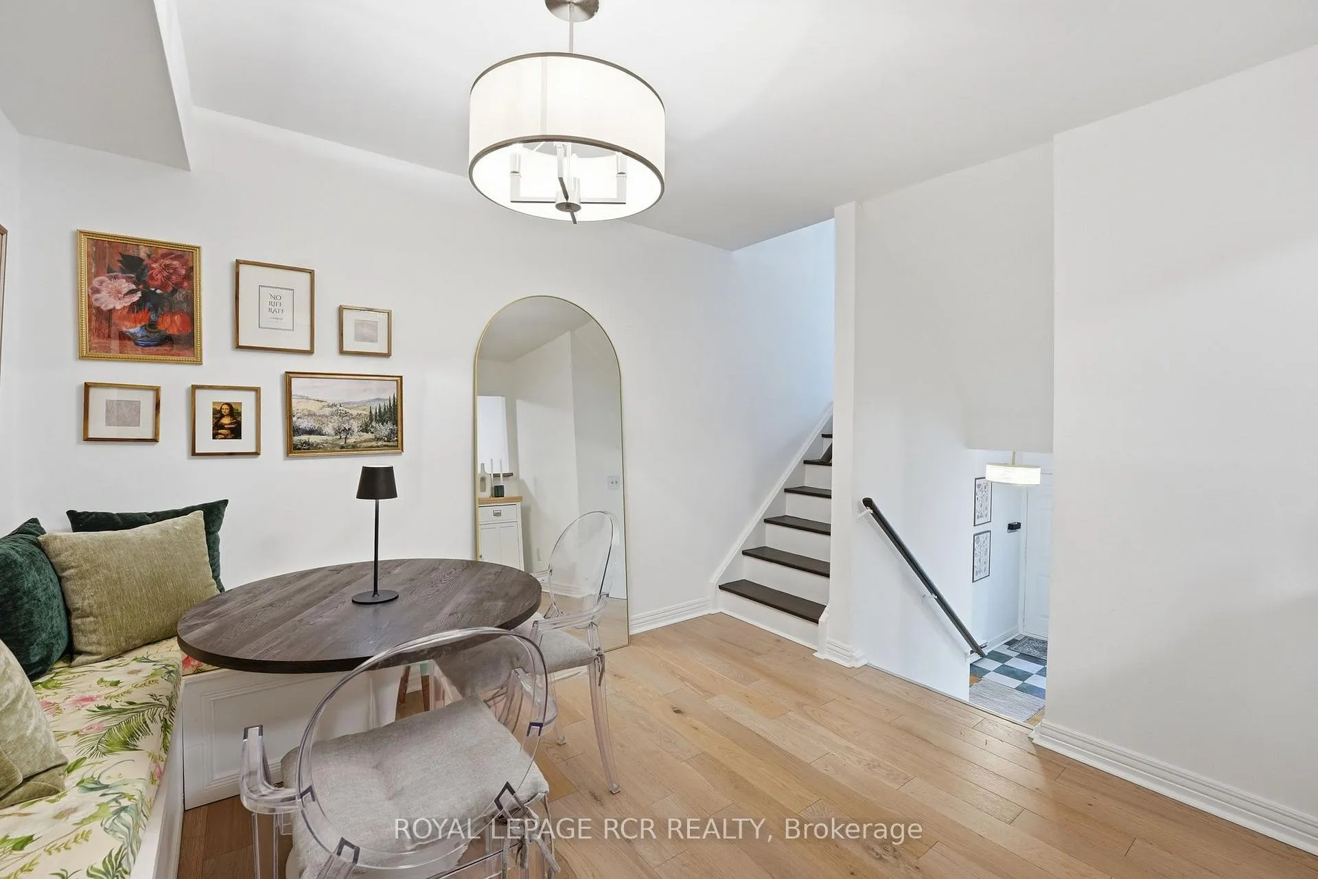 Photo 8 of Unit 75, 215 Milestone Crescent, Aurora, Aurora Village — HOMEH