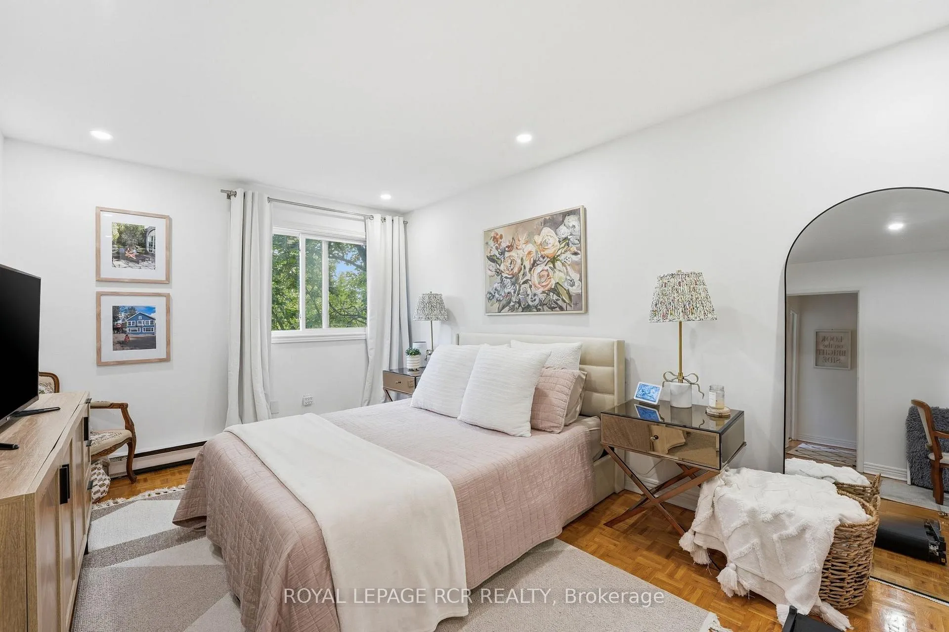 Photo 10 of Unit 75, 215 Milestone Crescent, Aurora, Aurora Village — HOMEH