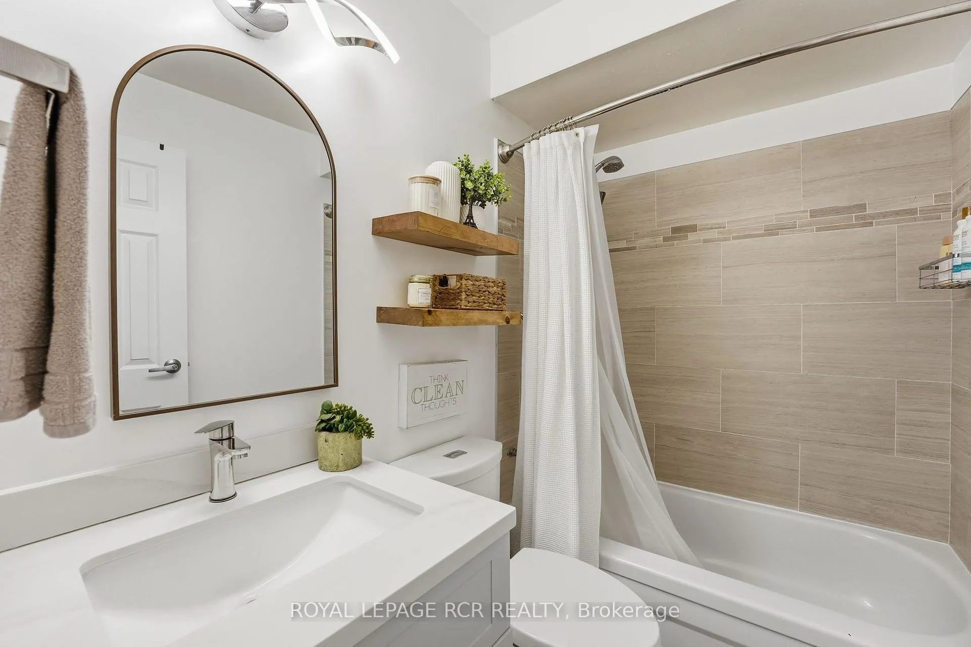 Photo 14 of Unit 75, 215 Milestone Crescent, Aurora, Aurora Village — HOMEH