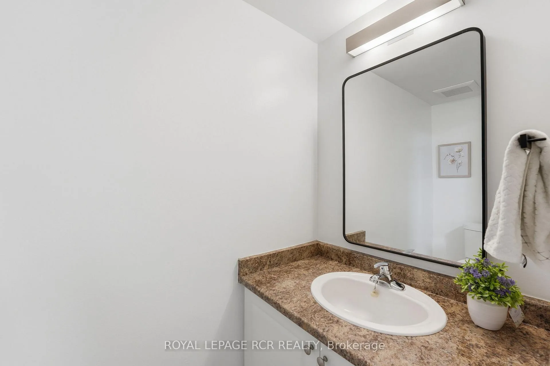 Photo 16 of Unit 75, 215 Milestone Crescent, Aurora, Aurora Village — HOMEH