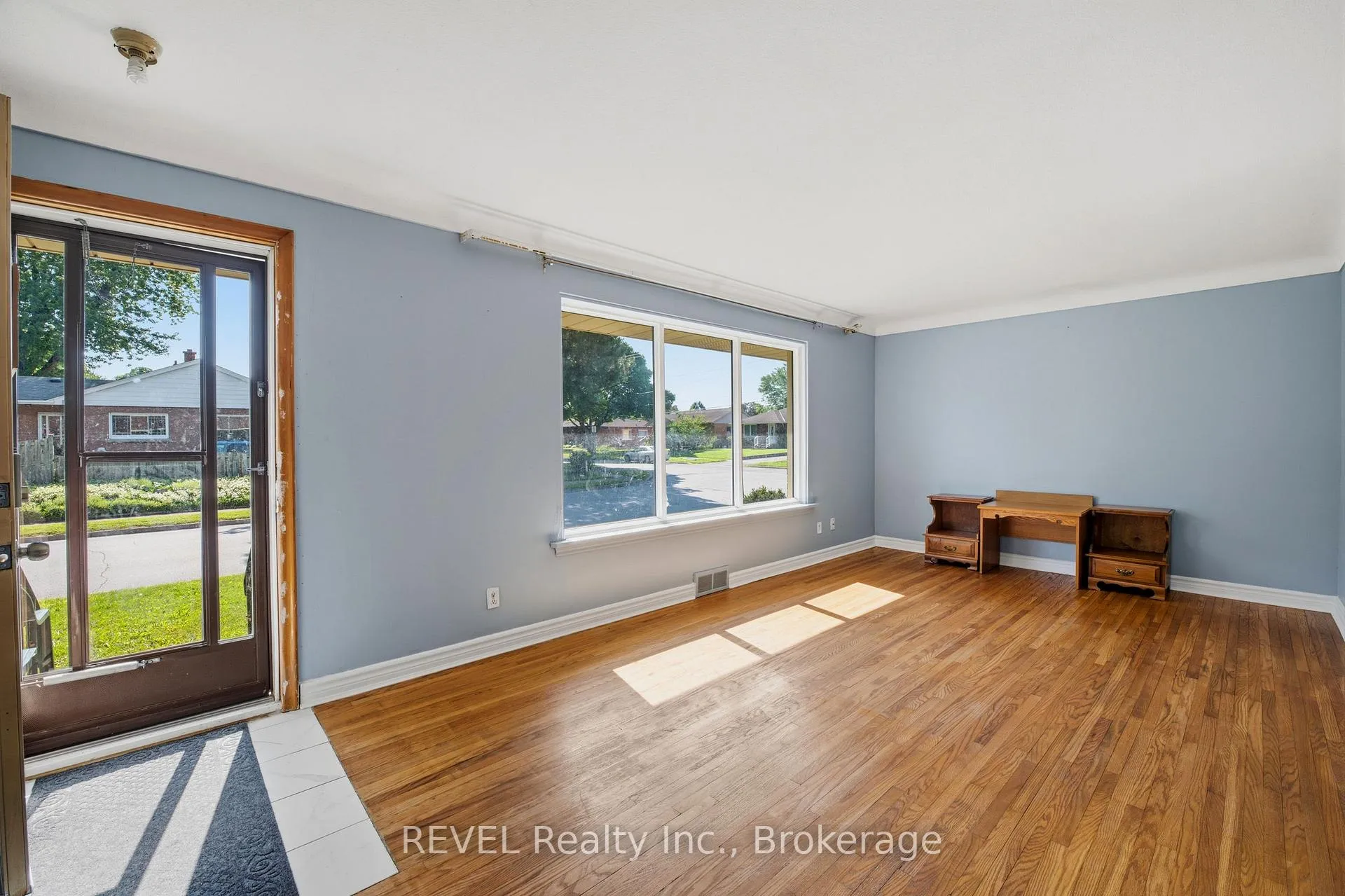 Photo 4 of 6427 Burdette Drive, Niagara Falls, Morrison — HOMEH