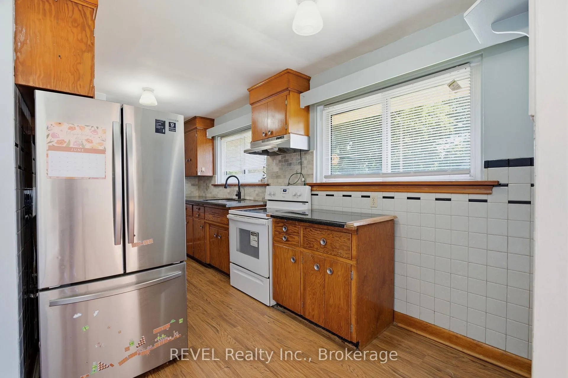 Photo 6 of 6427 Burdette Drive, Niagara Falls, Morrison — HOMEH
