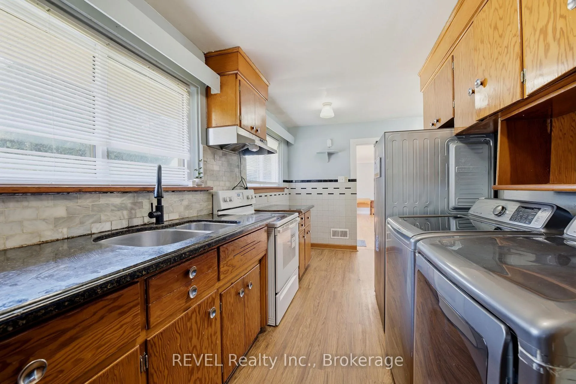Photo 9 of 6427 Burdette Drive, Niagara Falls, Morrison — HOMEH