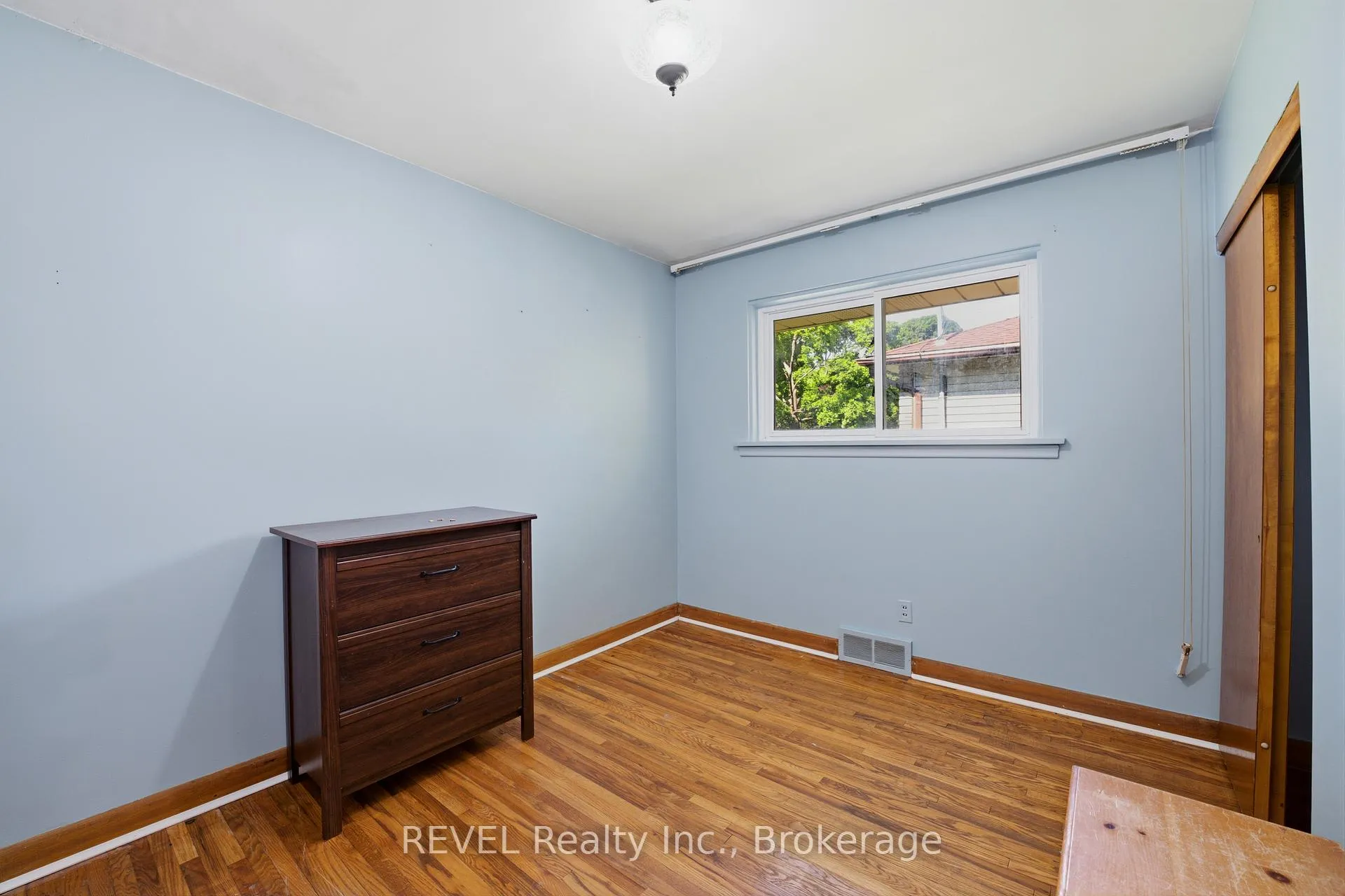 Photo 11 of 6427 Burdette Drive, Niagara Falls, Morrison — HOMEH